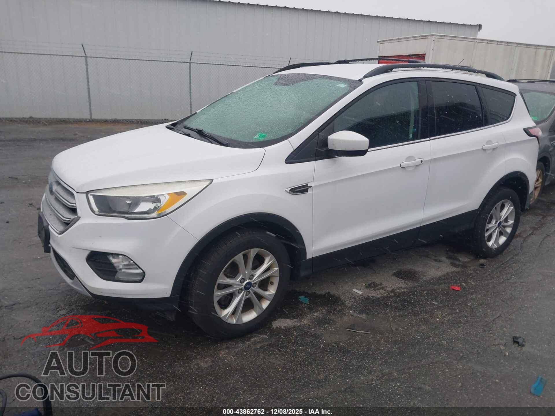FORD ESCAPE 2017 - 1FMCU9GD4HUC73781