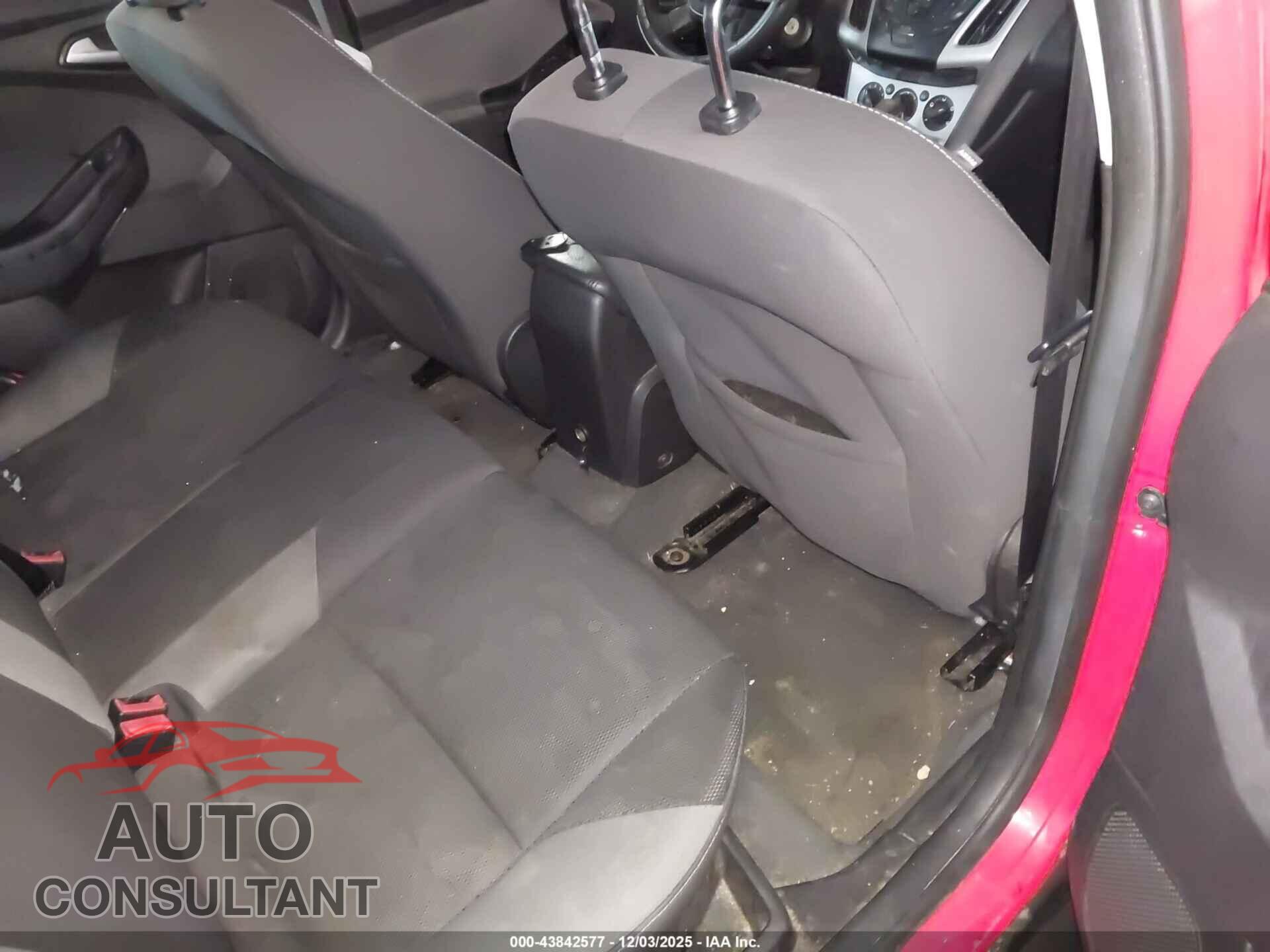 FORD FOCUS 2014 - 1FADP3K28EL323561