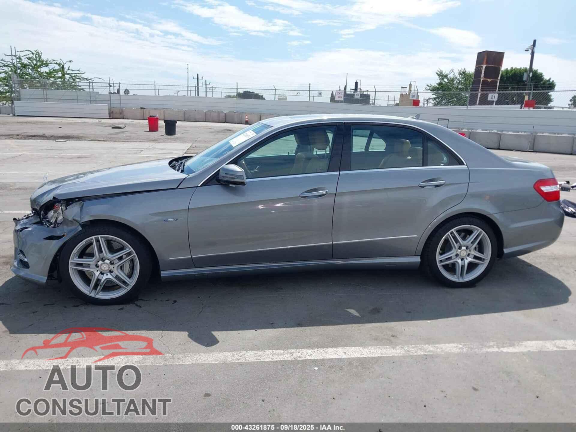 MERCEDES-BENZ E 550 2012 - WDDHF9BB3CA558580