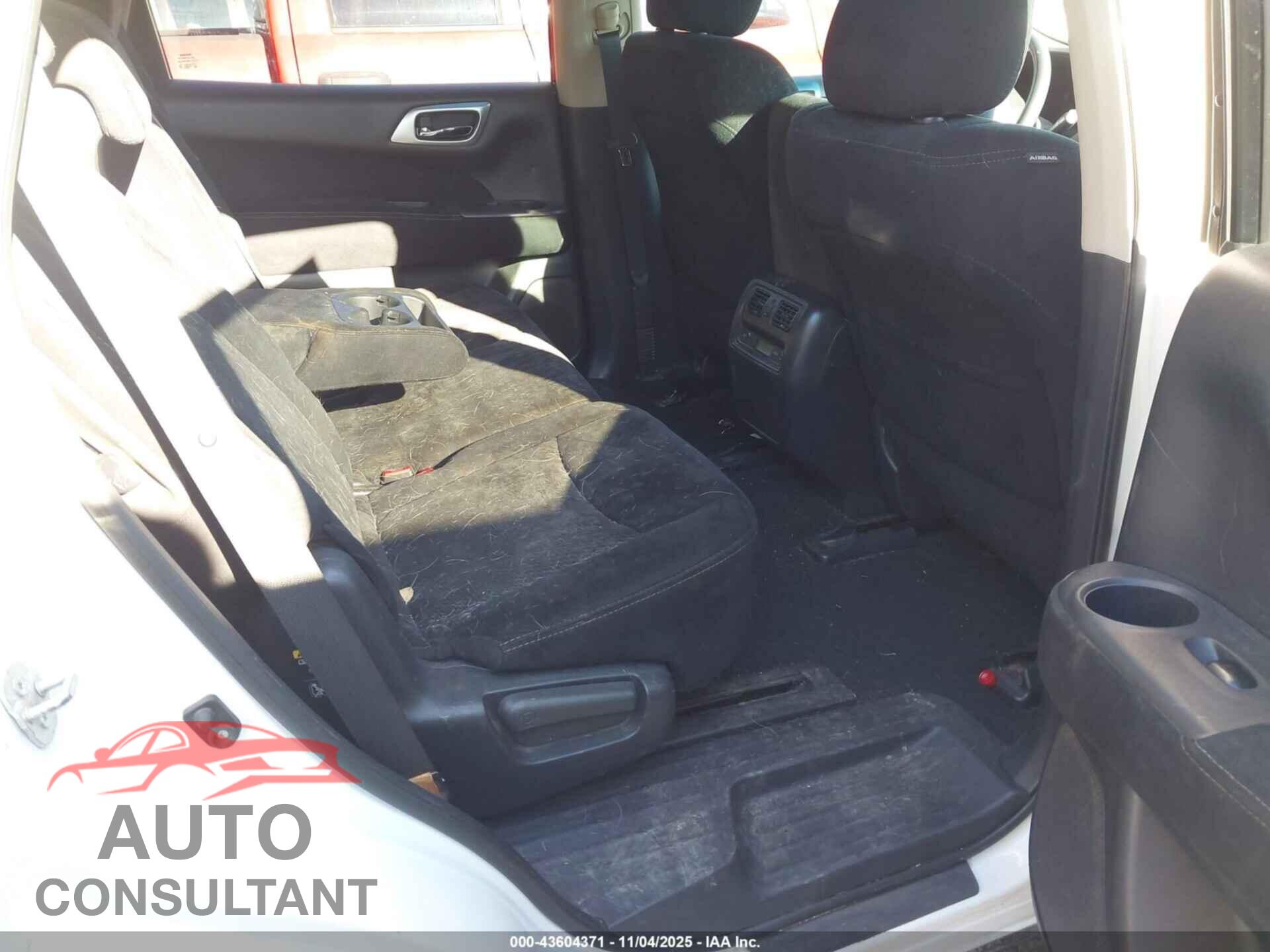 NISSAN PATHFINDER 2015 - 5N1AR2MN4FC701364