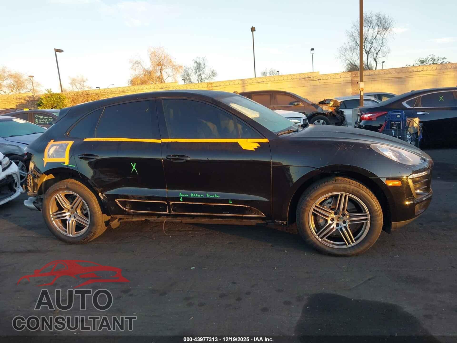 PORSCHE MACAN 2015 - WP1AB2A57FLB57003