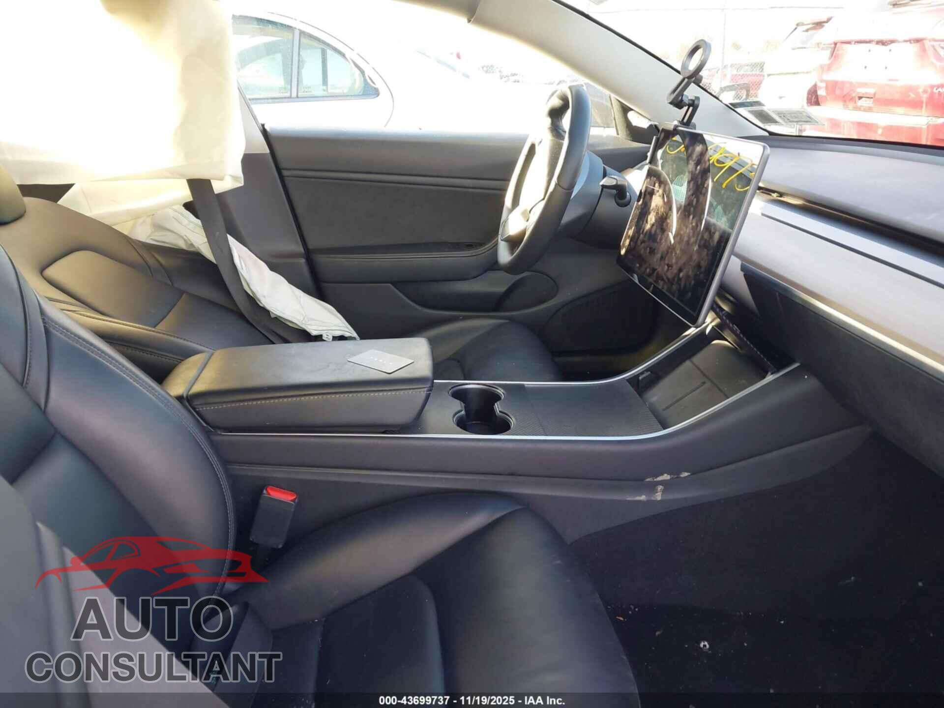TESLA MODEL 3 2020 - 5YJ3E1EB0LF588907