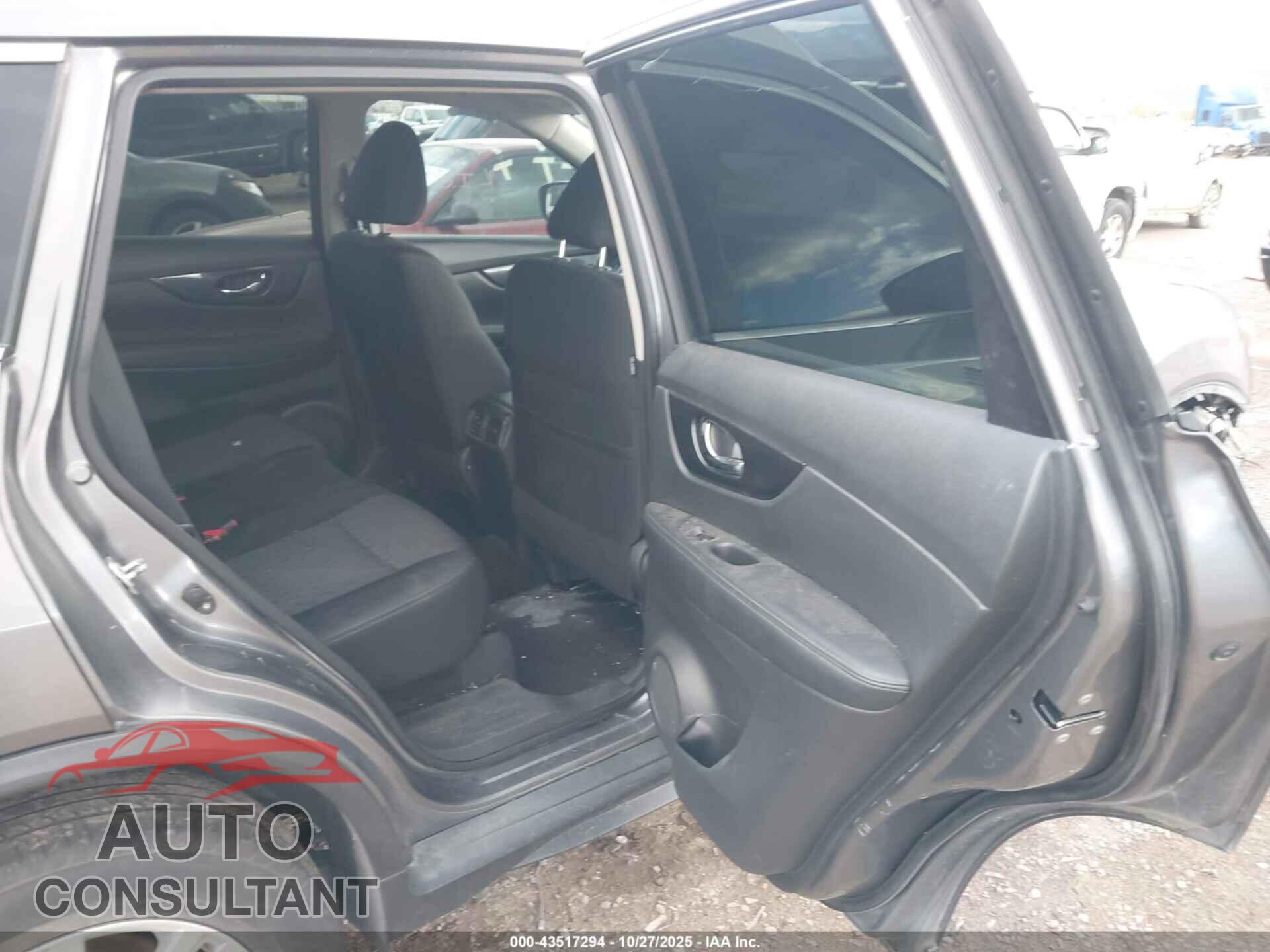 NISSAN ROGUE 2017 - KNMAT2MV8HP558114