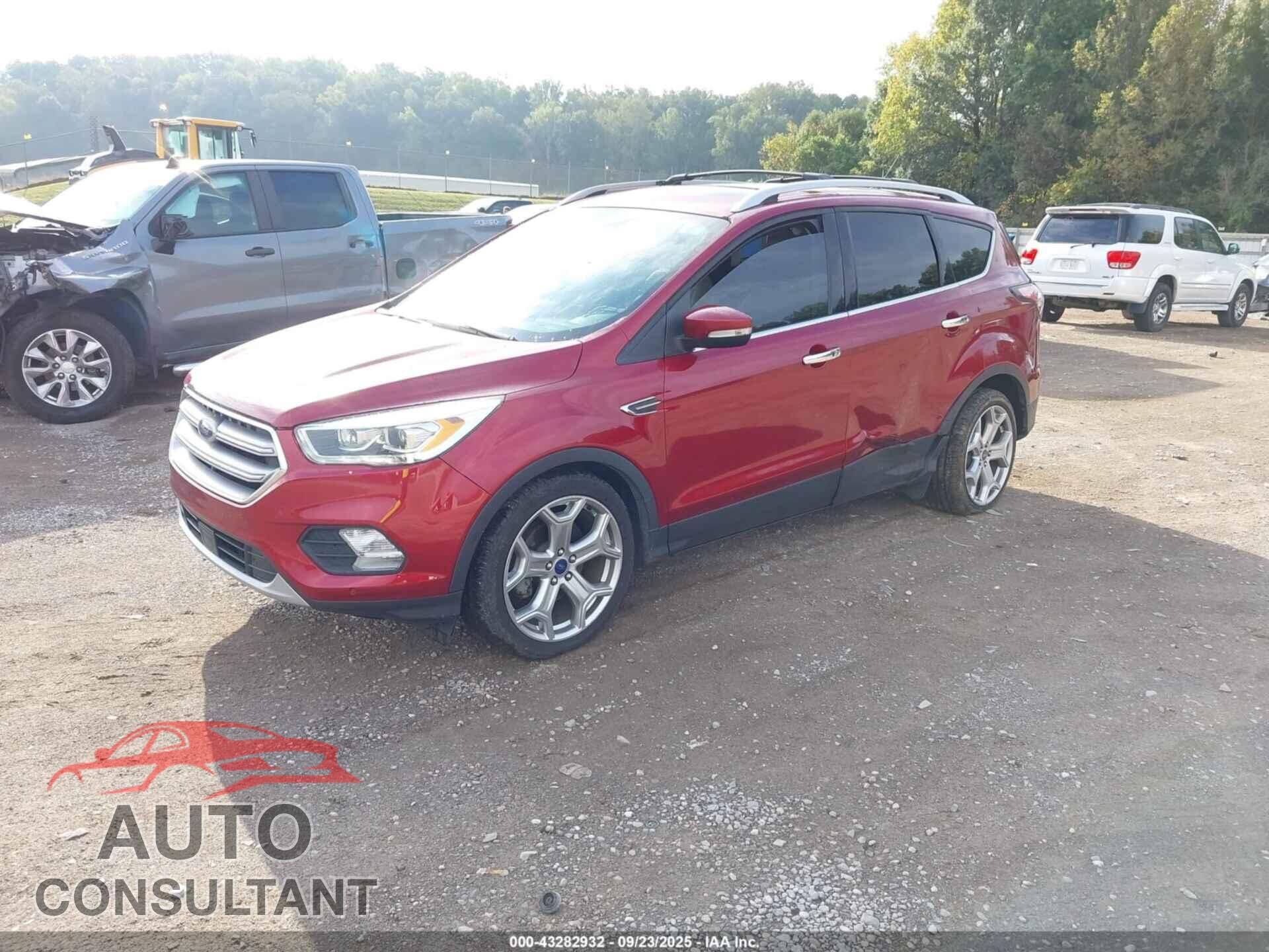 FORD ESCAPE 2017 - 1FMCU0JD4HUA75951