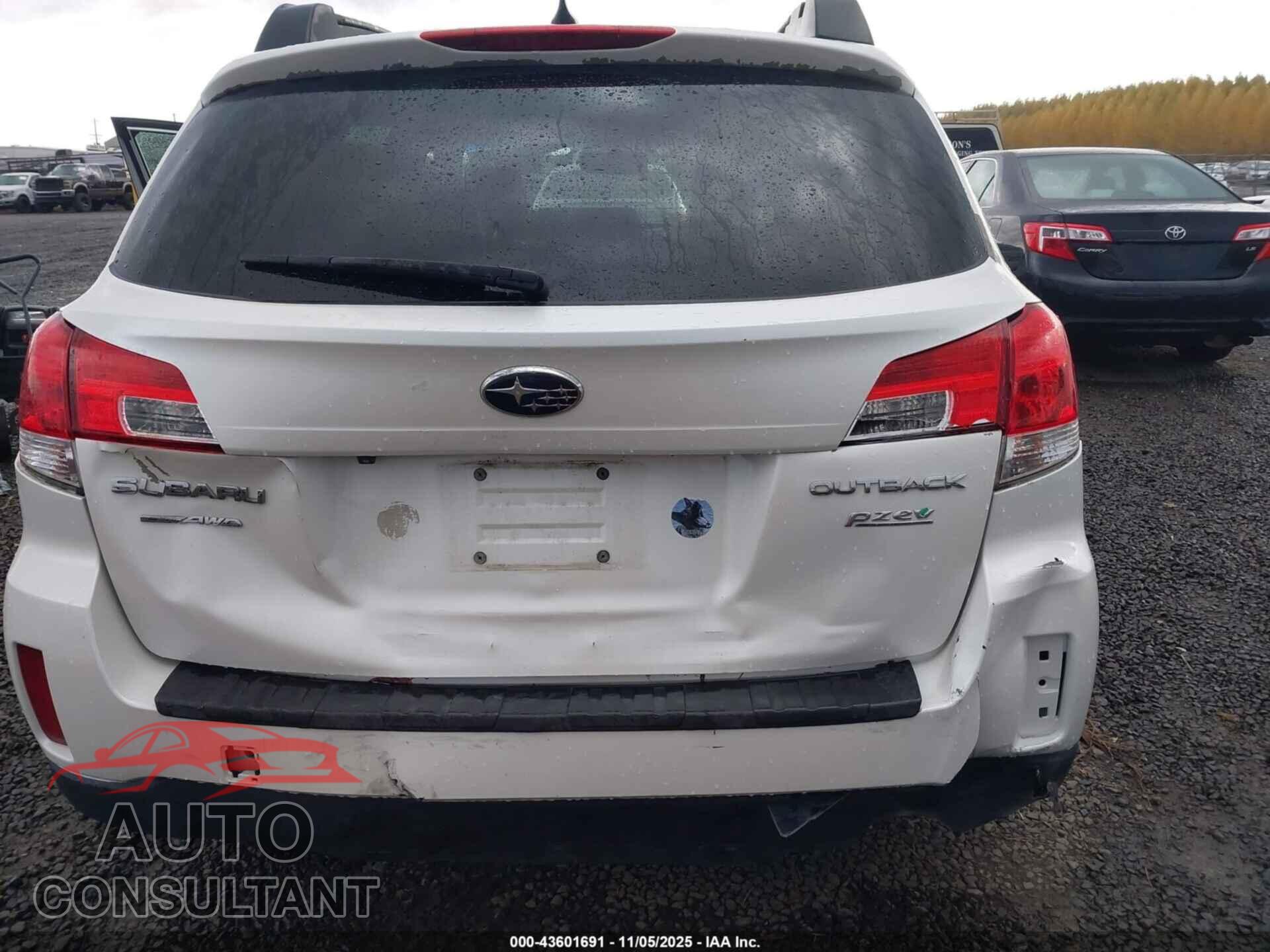 SUBARU OUTBACK 2014 - 4S4BRBLC8E3245601