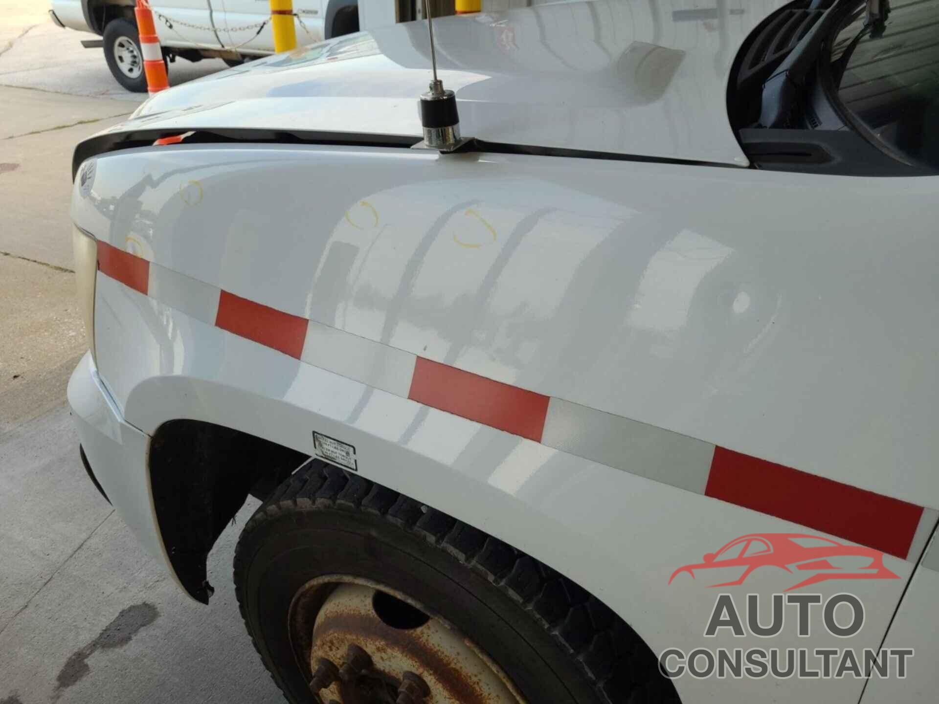 CHEVROLET SUBURBAN 2011 - 1GNWK5EGXBR375343