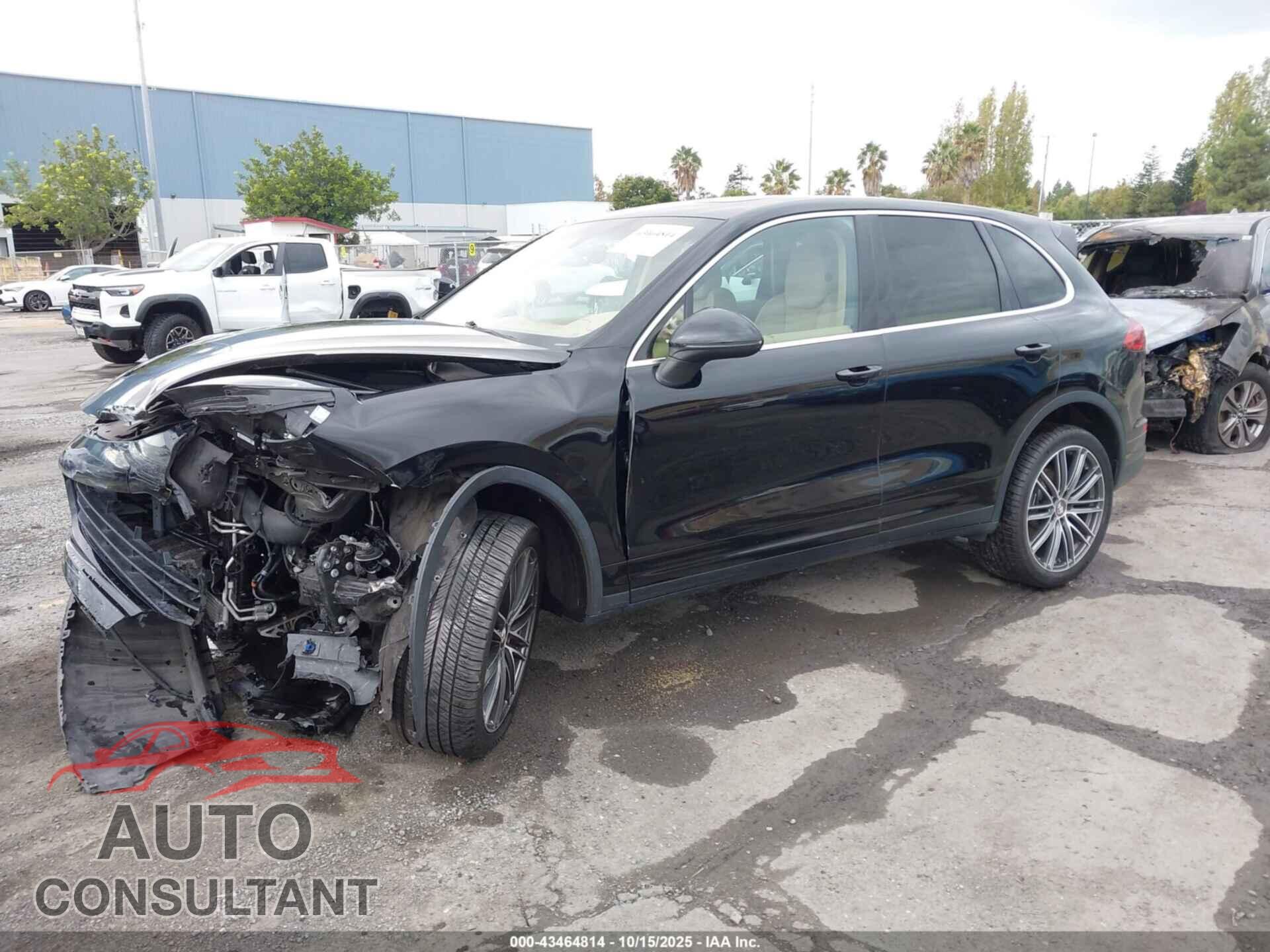 PORSCHE CAYENNE 2016 - WP1AA2A26GKA09375