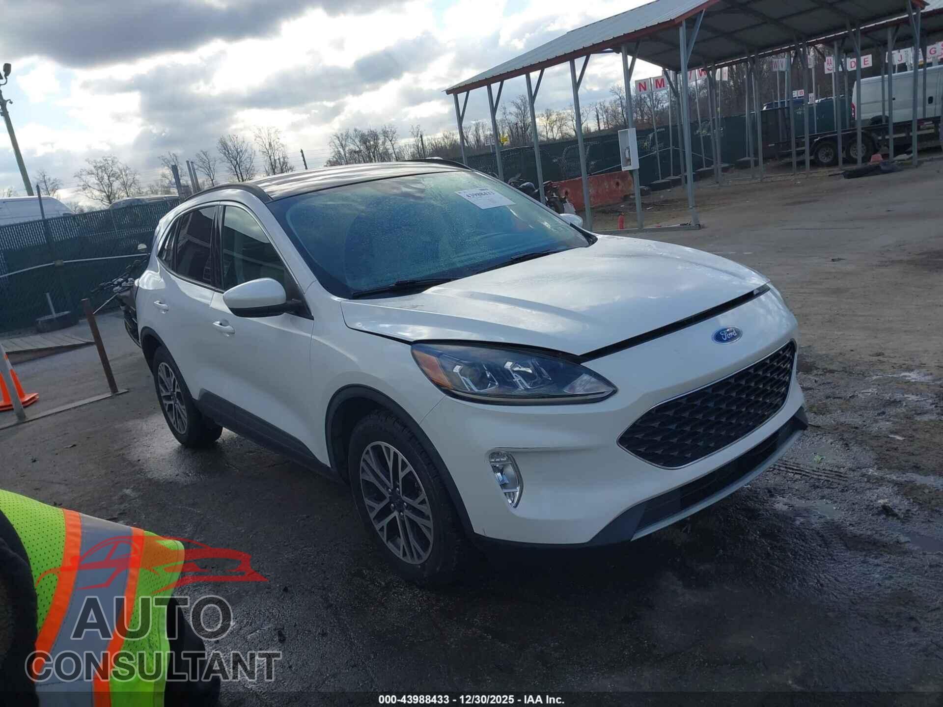 FORD ESCAPE 2020 - 1FMCU9H60LUA66555