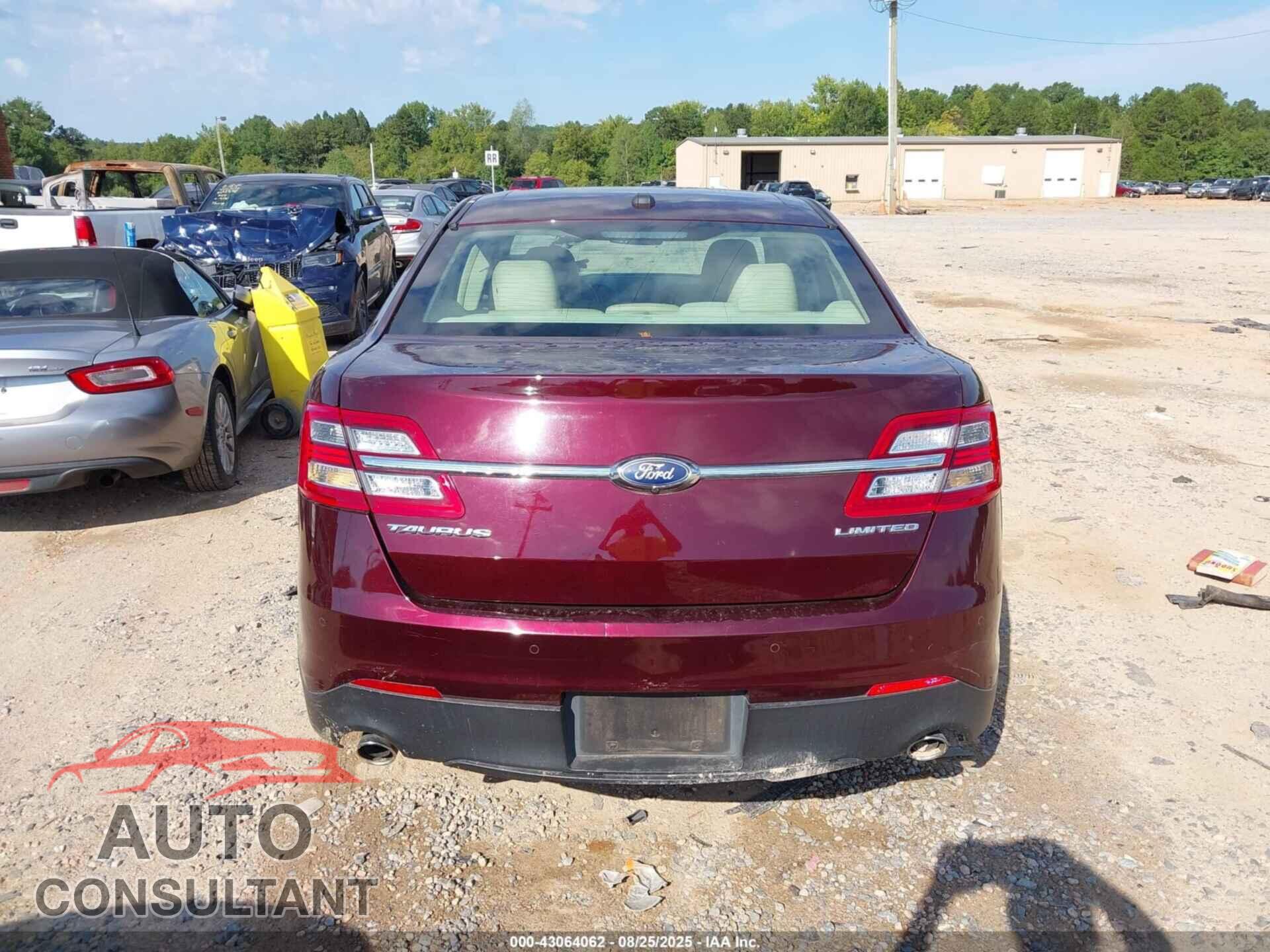 FORD TAURUS 2018 - 1FAHP2F82JG118038