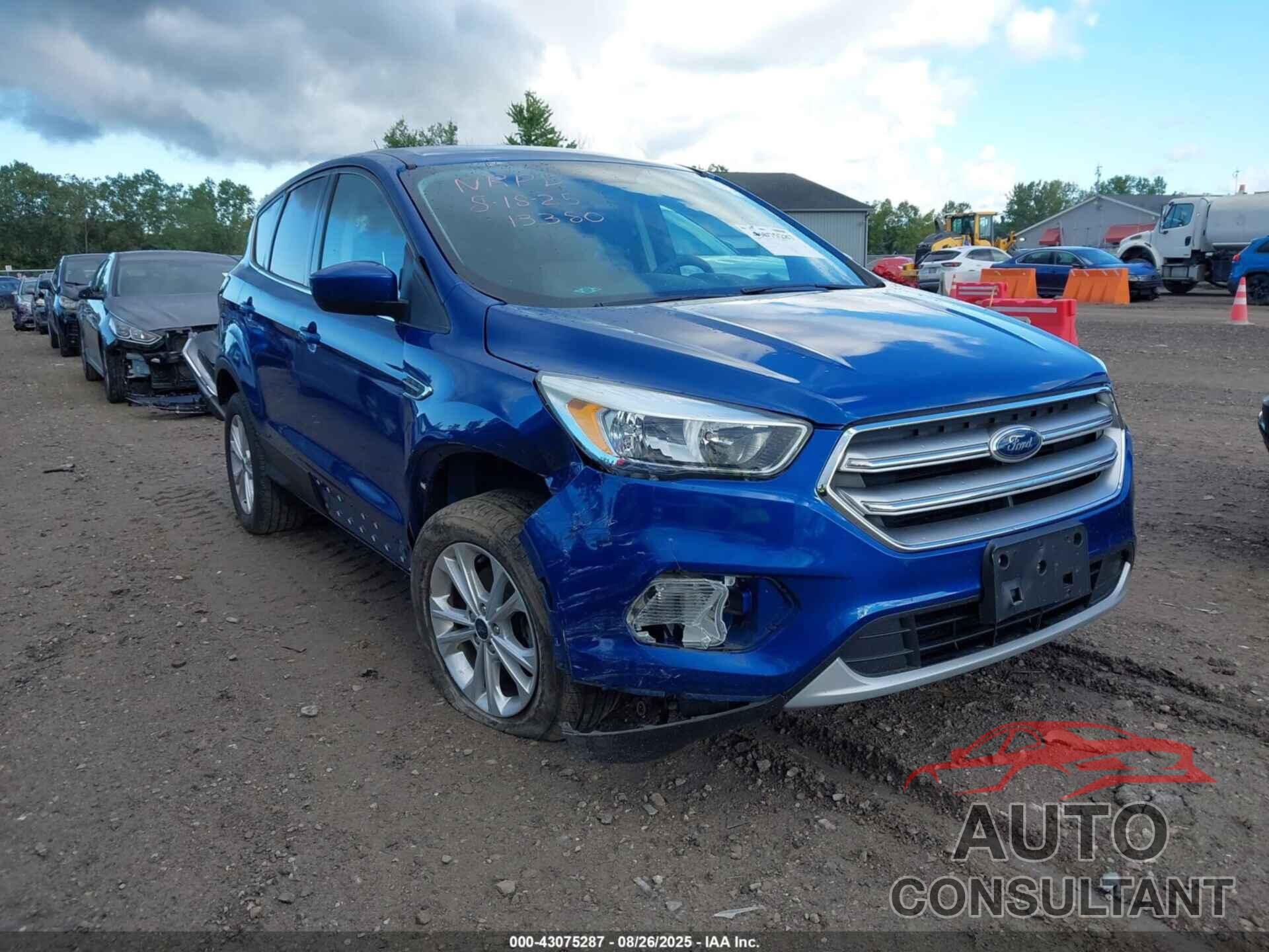 FORD ESCAPE 2017 - 1FMCU0GD9HUE70442