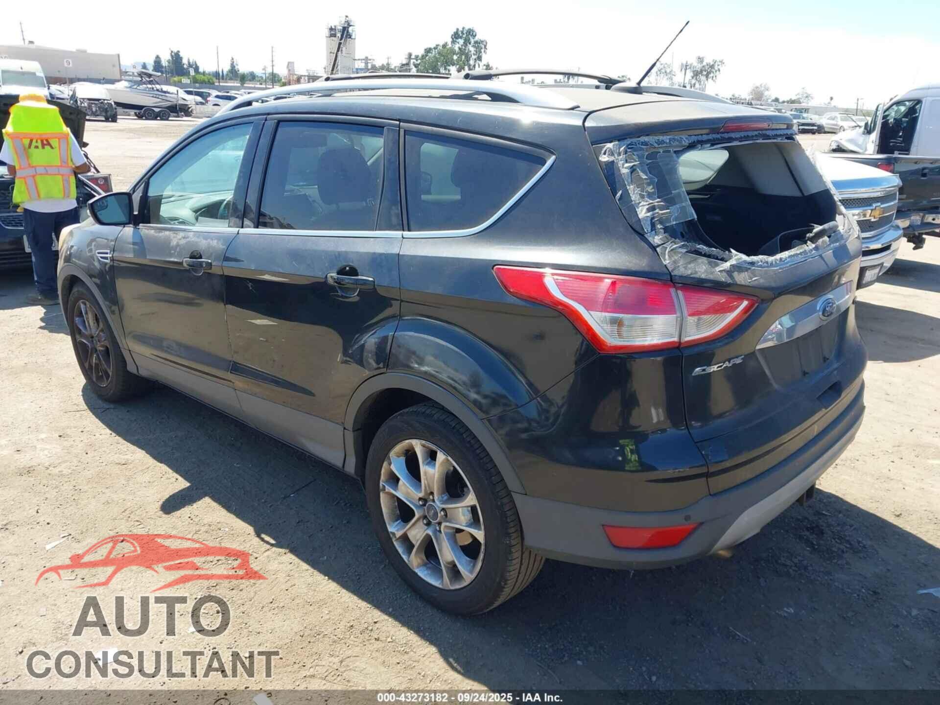FORD ESCAPE 2015 - 1FMCU9J97FUB10334