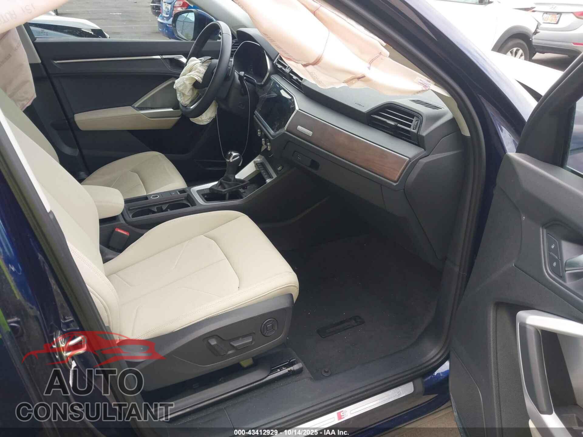 AUDI Q3 2021 - WA1EECF32M1102002