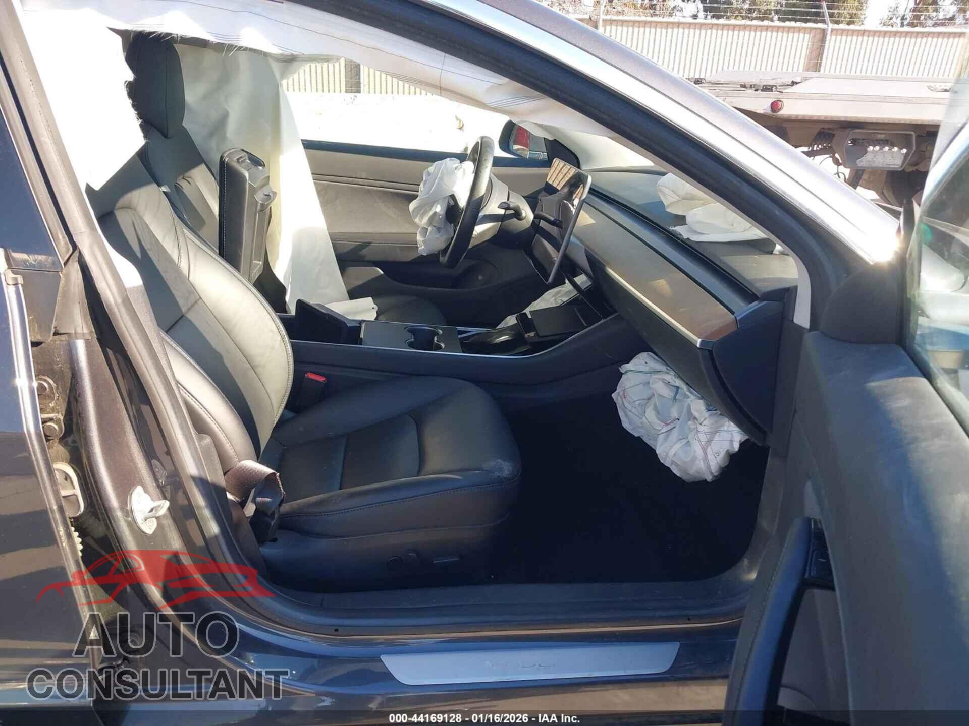 TESLA MODEL 3 2018 - 5YJ3E1EA3JF048147