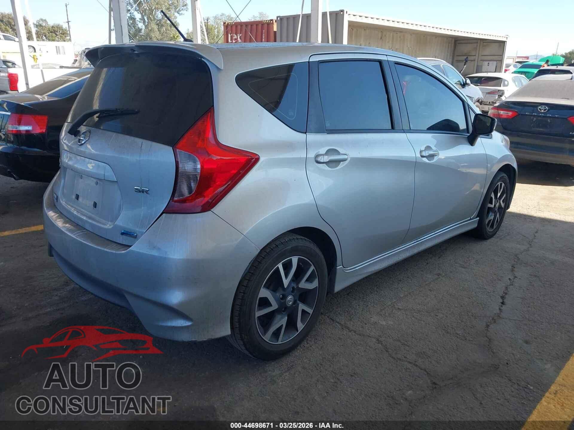 NISSAN VERSA NOTE 2015 - 3N1CE2CP8FL386572