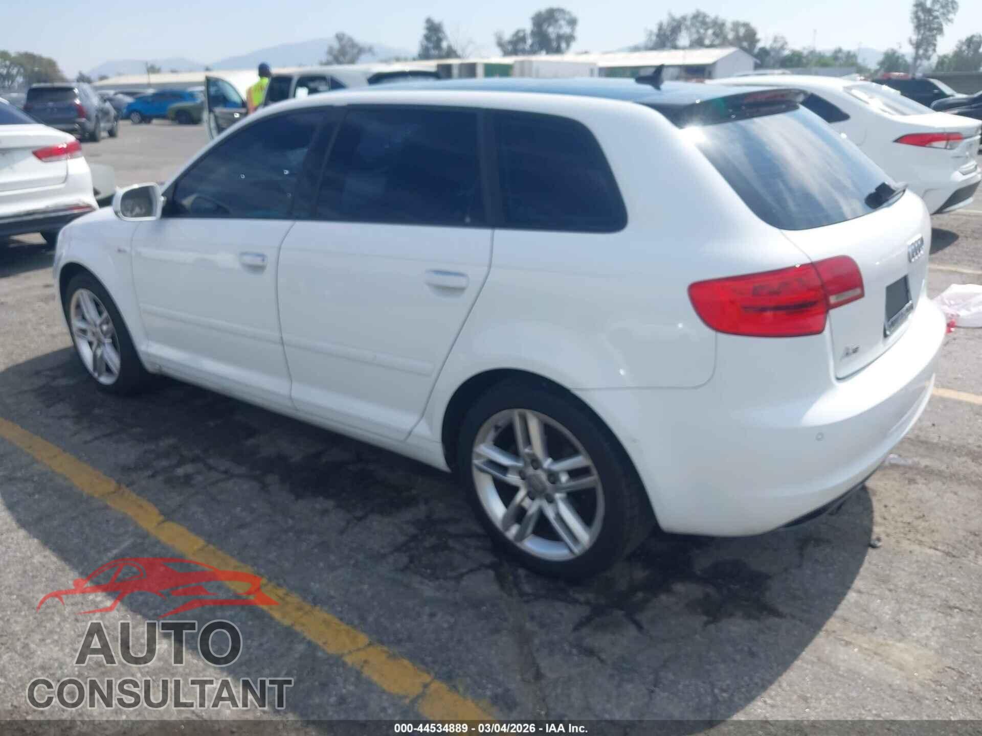 AUDI A3 2011 - WAUKJAFM0BA021849
