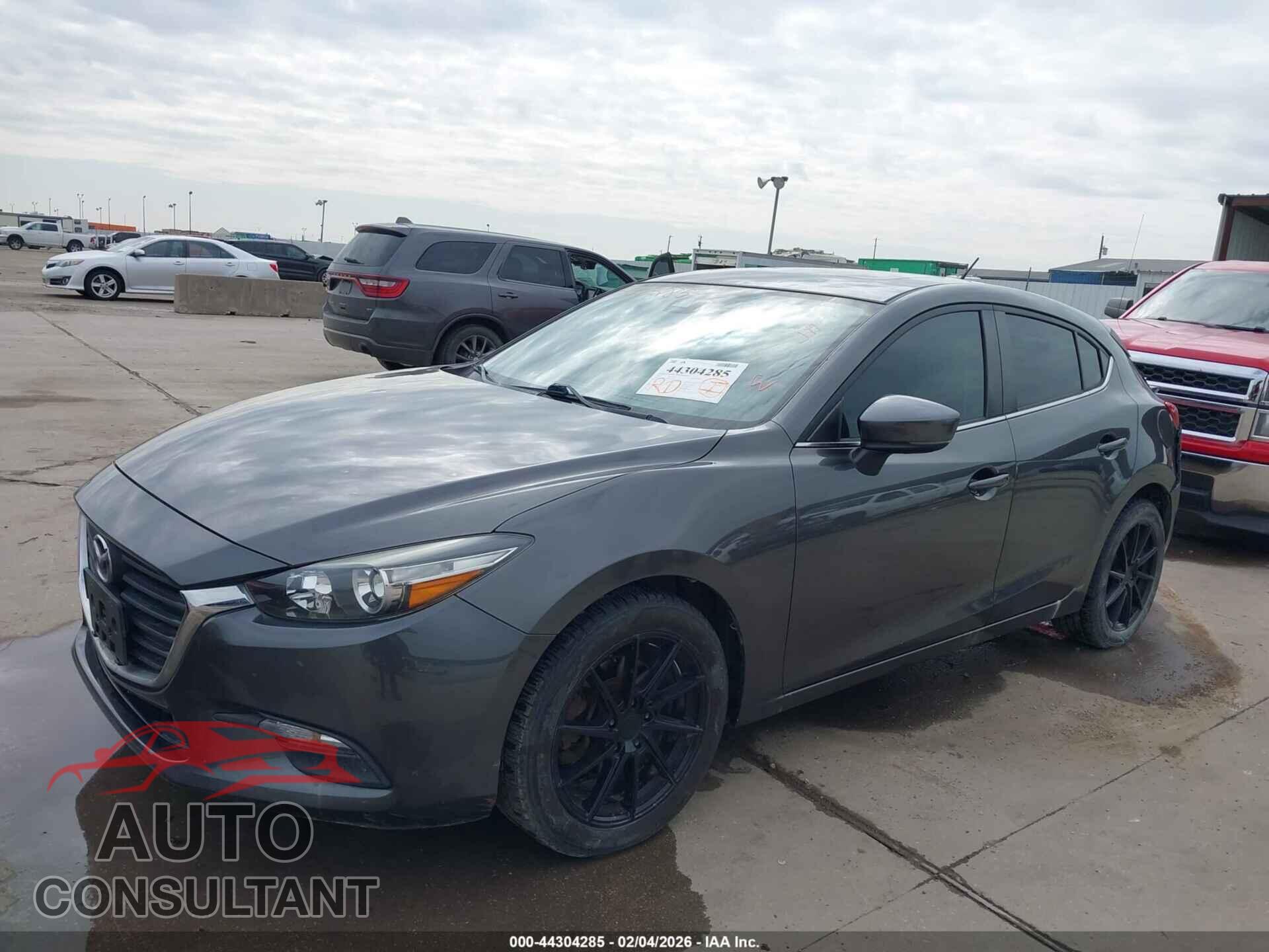 MAZDA MAZDA3 2017 - JM1BN1L30H1149617
