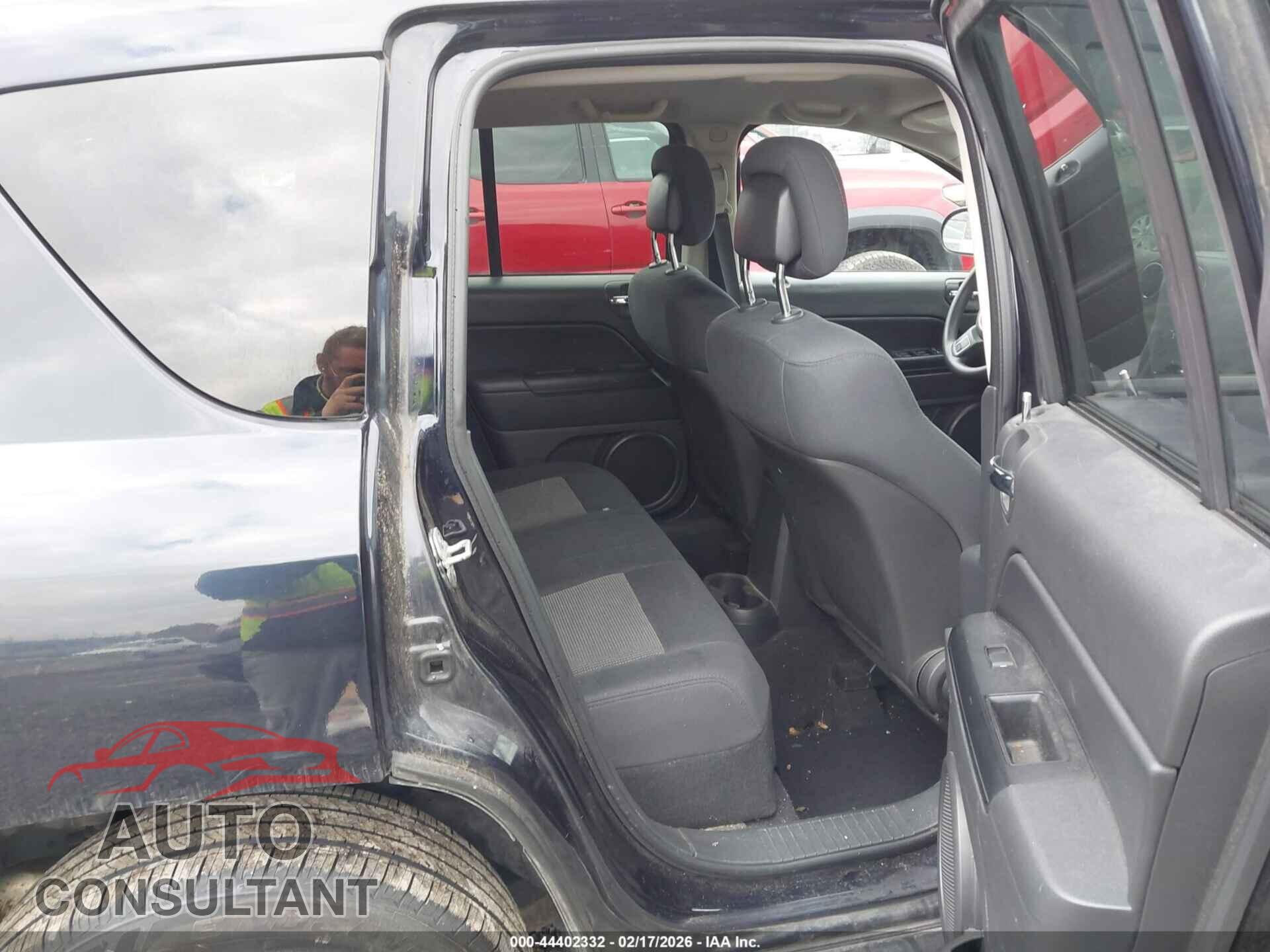 JEEP COMPASS 2011 - 1J4NF1FB7BD154326