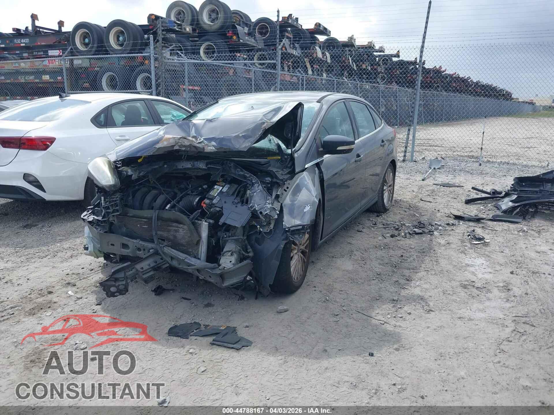 FORD FOCUS 2015 - 1FADP3J28FL228131