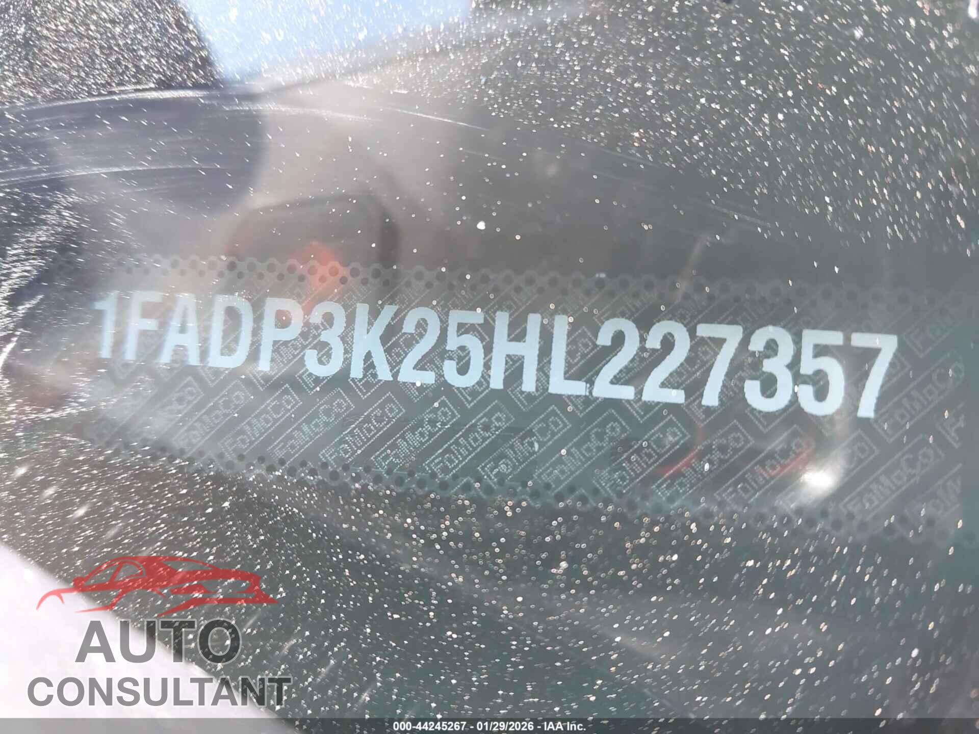 FORD FOCUS 2017 - 1FADP3K25HL227357