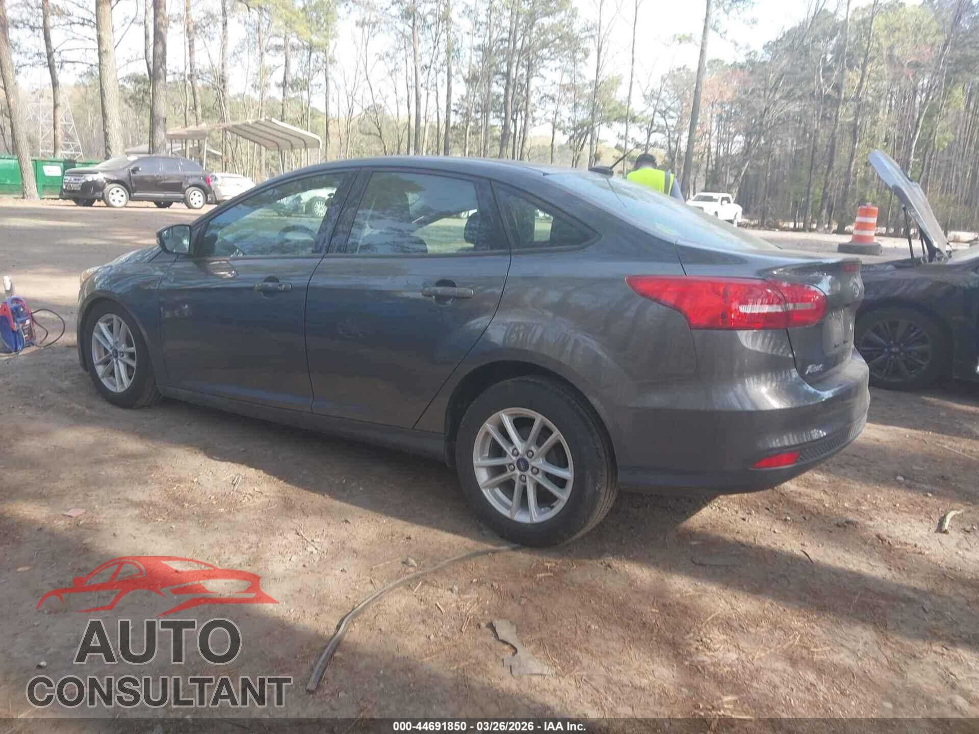 FORD FOCUS 2017 - 1FADP3F27HL304904