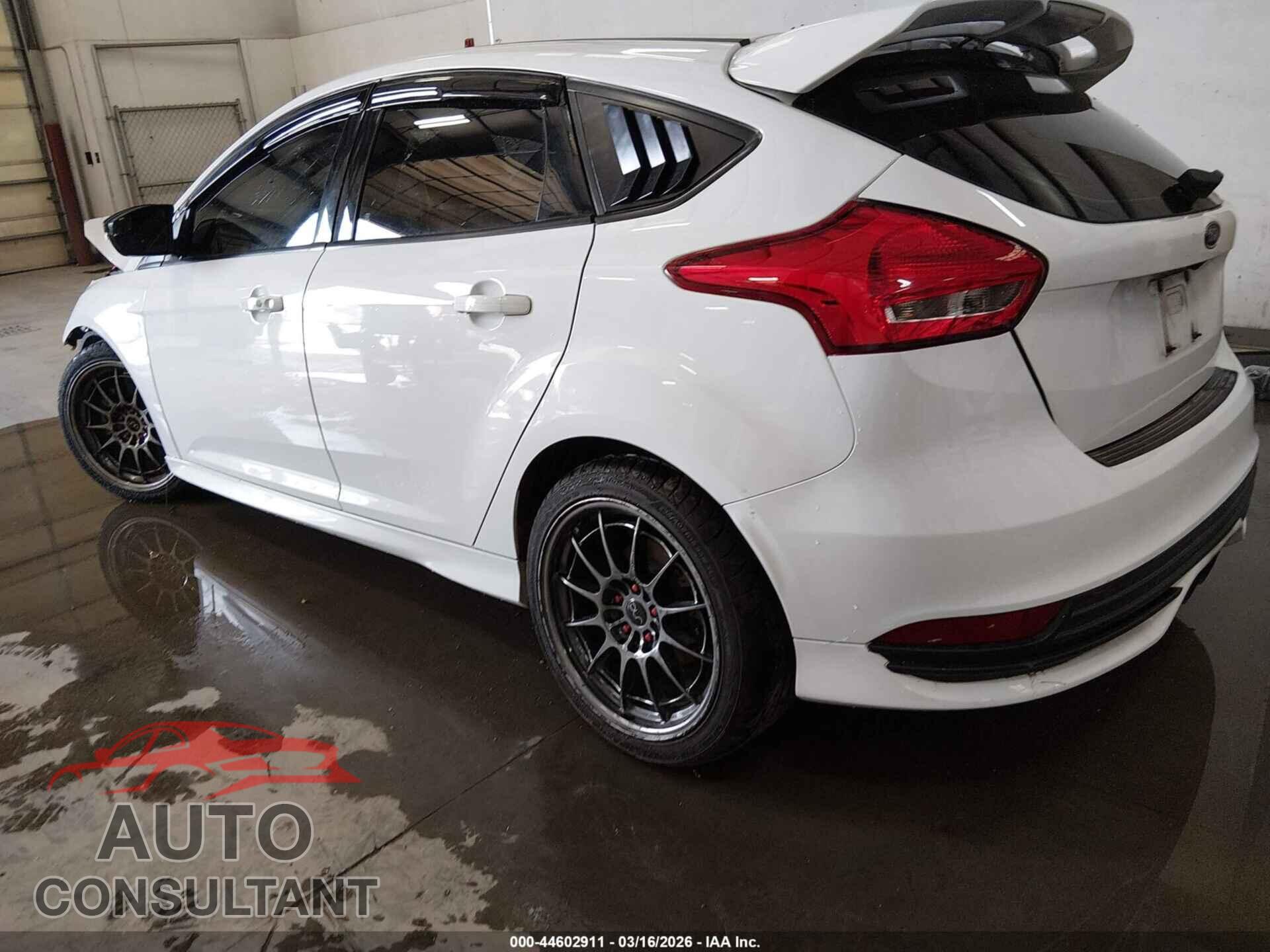 FORD FOCUS ST 2018 - 1FADP3L90JL322328