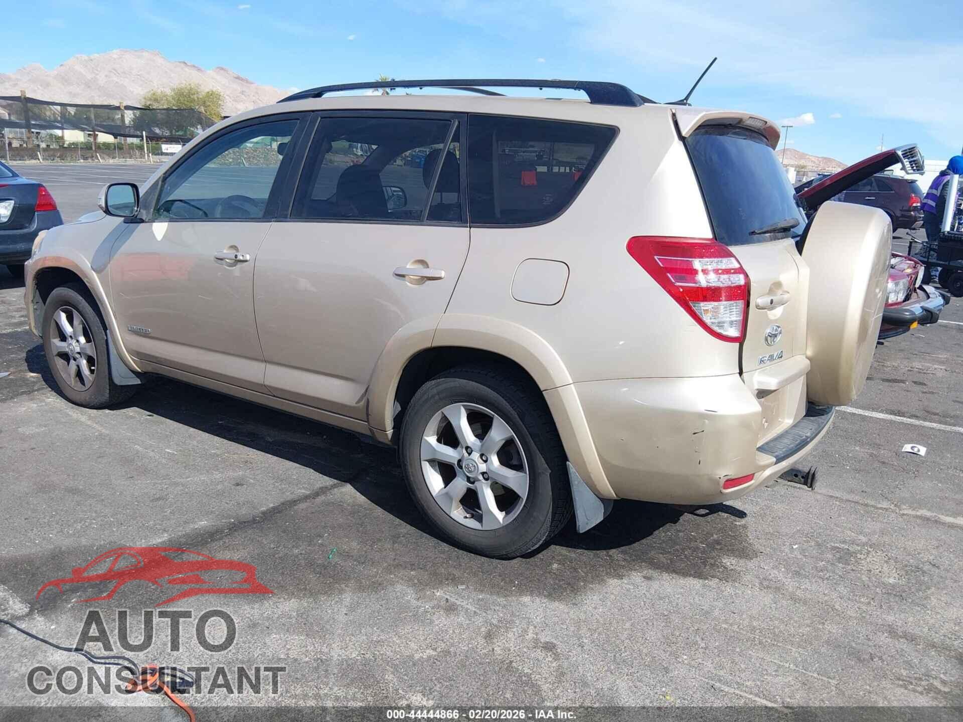 TOYOTA RAV4 2011 - JTMDK4DV8BD018041
