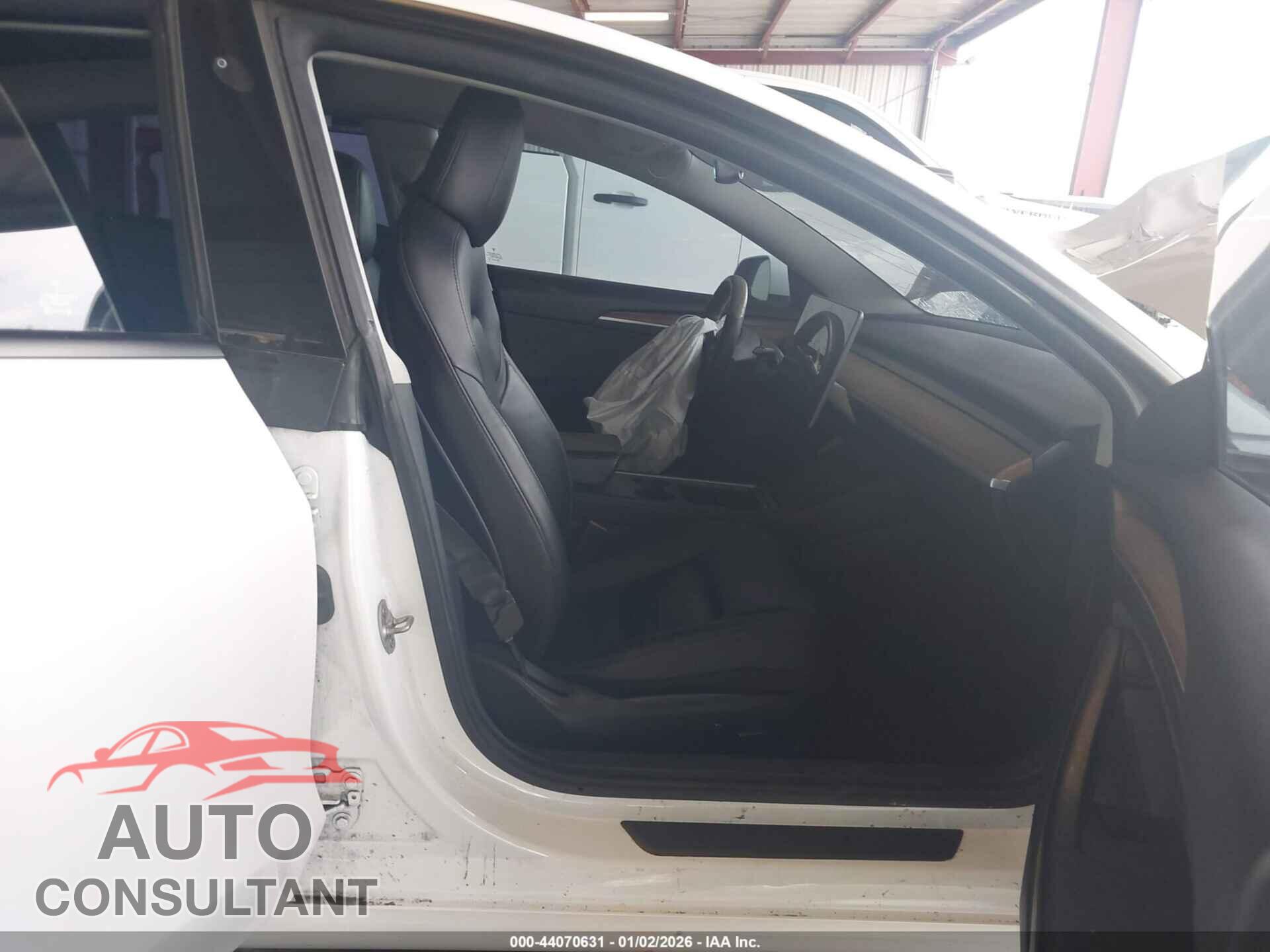 TESLA MODEL 3 2021 - 5YJ3E1EB7MF044518