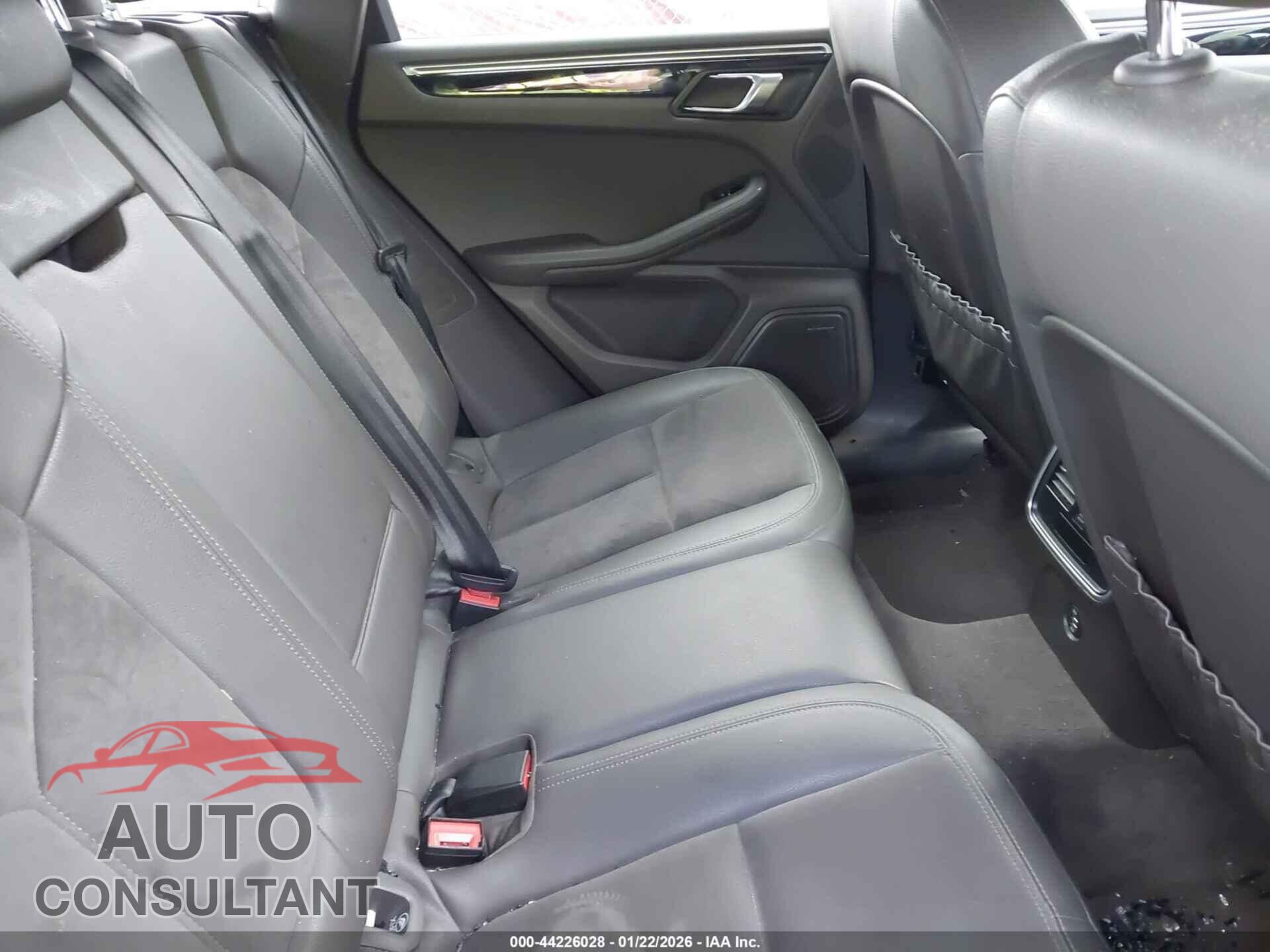 PORSCHE MACAN 2017 - WP1AA2A55HLB00319