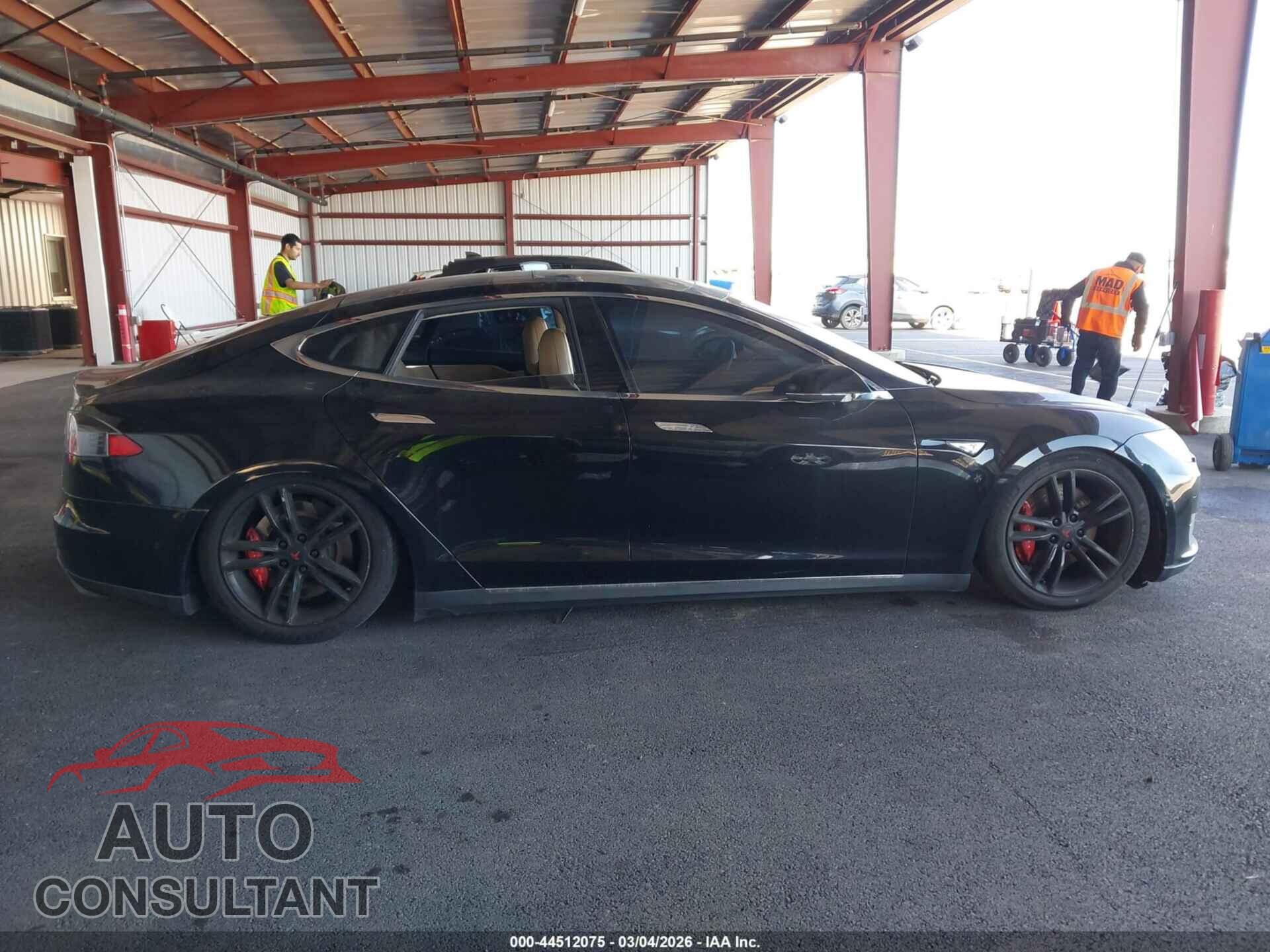 TESLA MODEL S 2016 - 5YJSA1E43GF120104