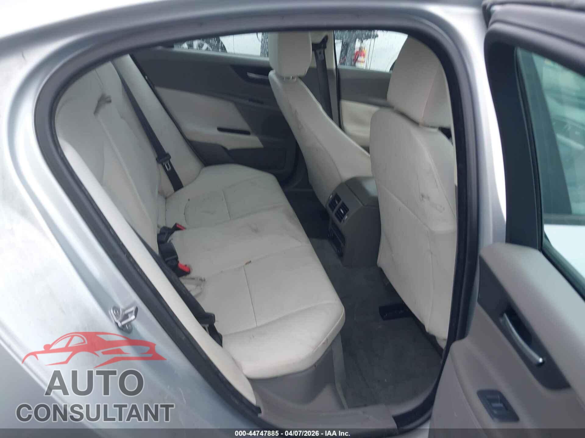 JAGUAR XE 2017 - SAJAR4BG5HA973264