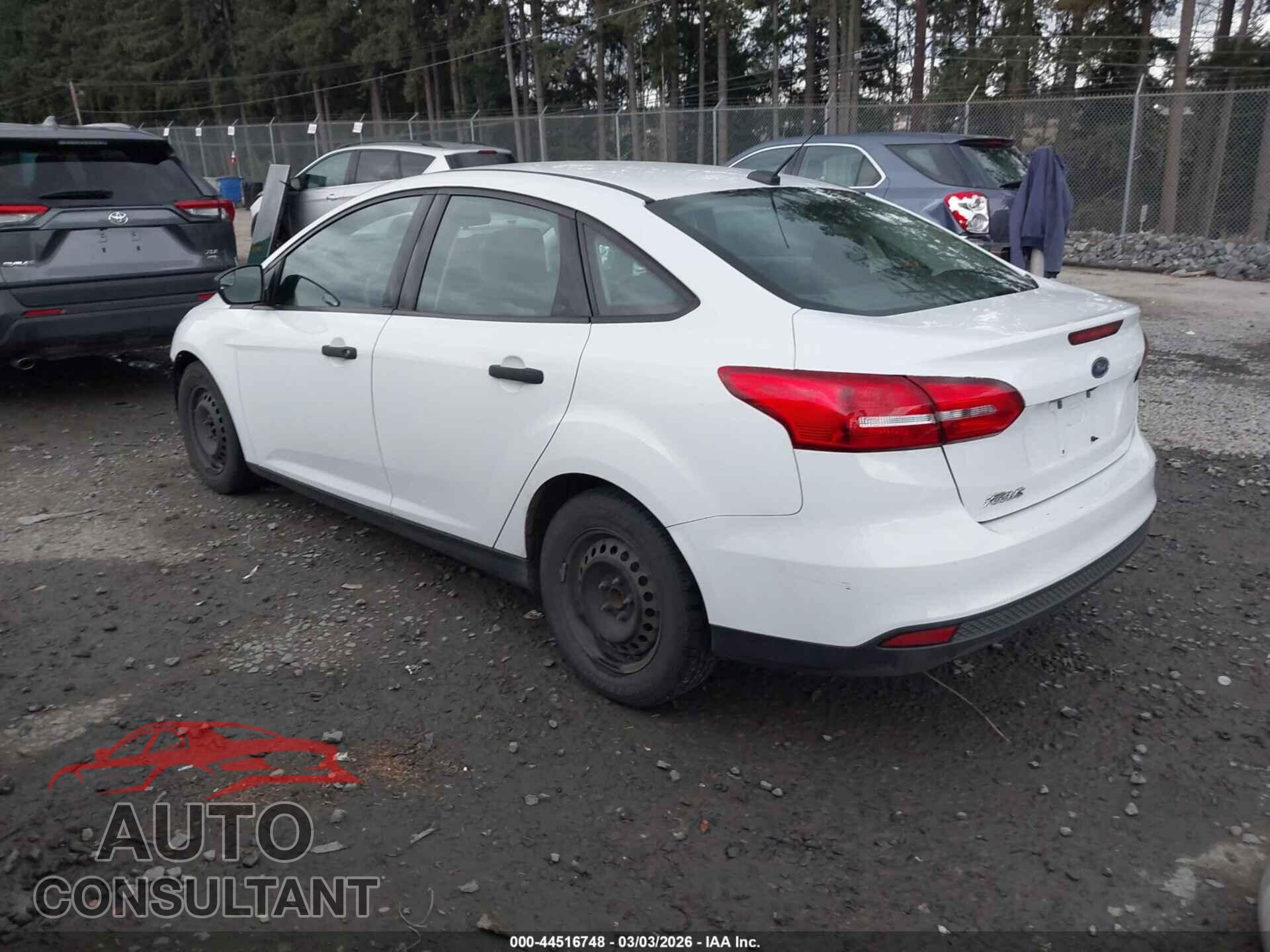 FORD FOCUS 2017 - 1FADP3E28HL348587