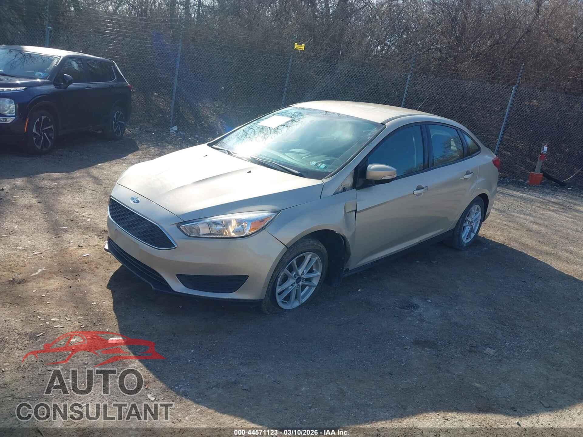 FORD FOCUS 2017 - 1FADP3F27HL327907