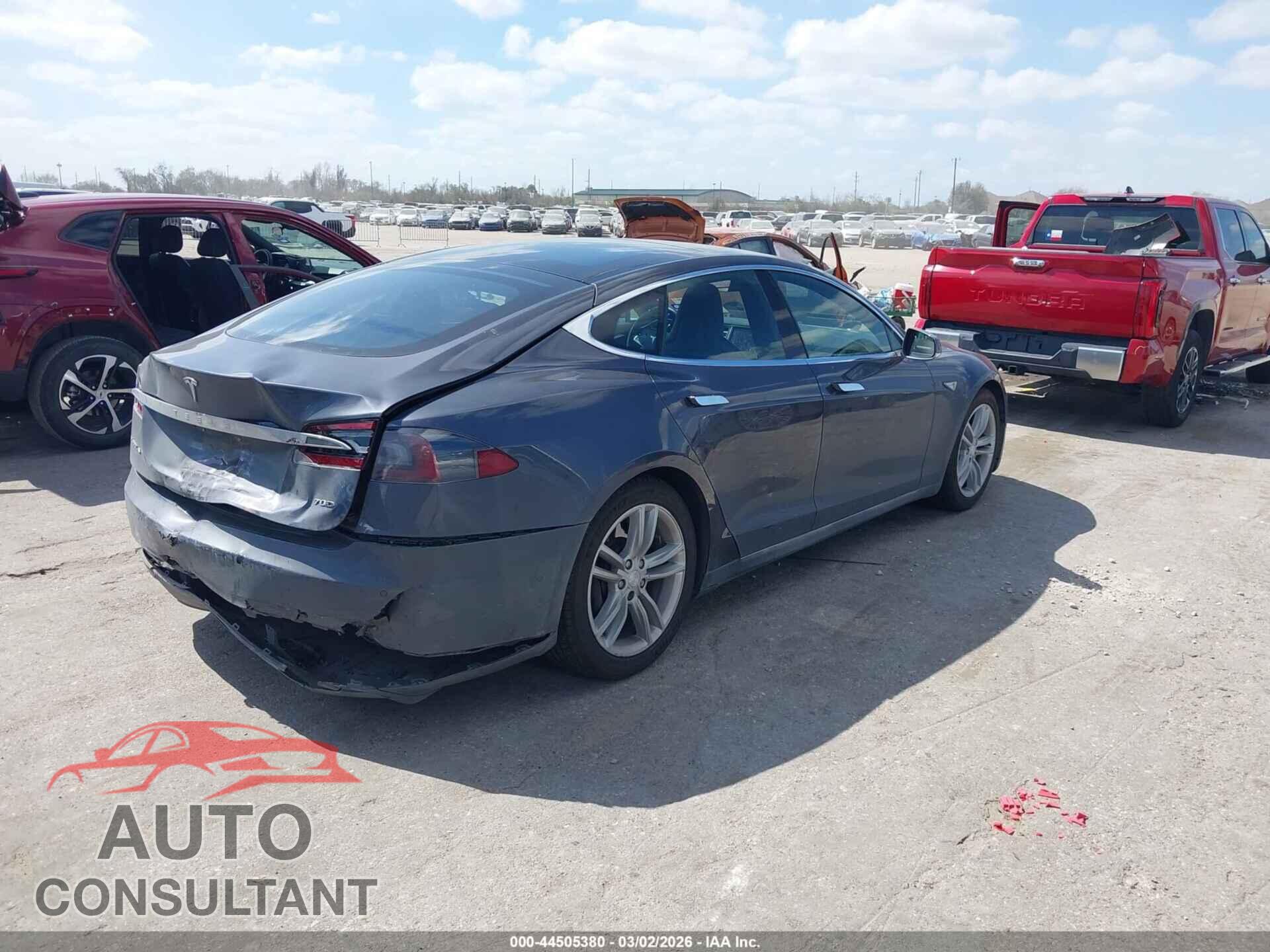 TESLA MODEL S 2015 - 5YJSA1S26FF085821