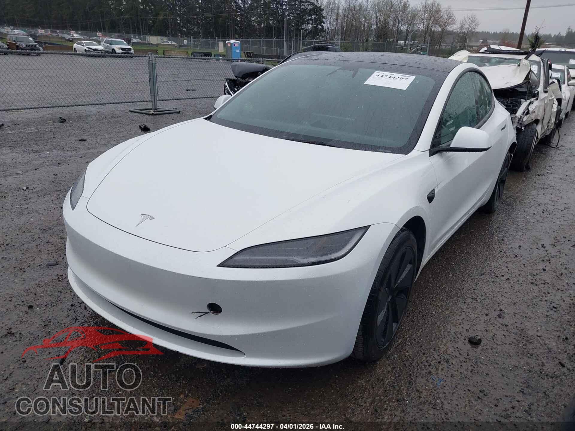 TESLA MODEL 3 2024 - 5YJ3E1EA7RF724367