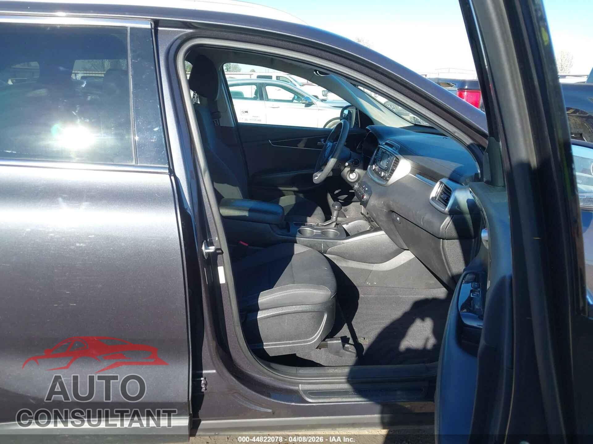 KIA SORENTO 2017 - 5XYPGDA51HG324883