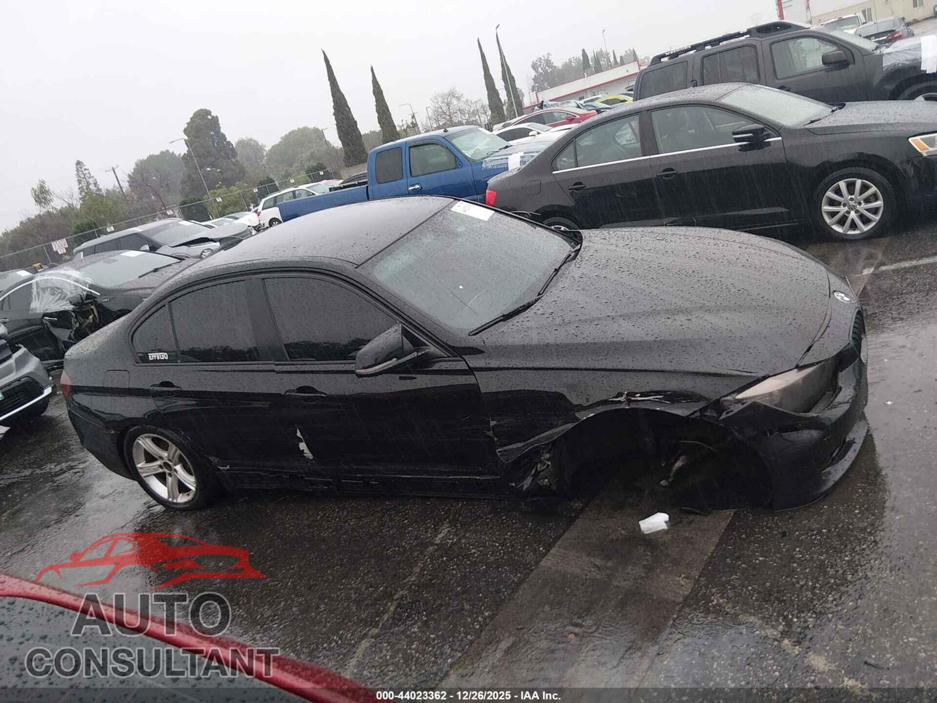 BMW 328I 2013 - WBA3C1C58DF443689