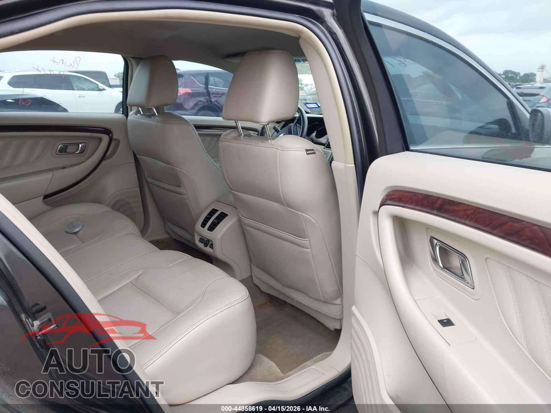 FORD TAURUS 2011 - 1FAHP2FW5BG163426