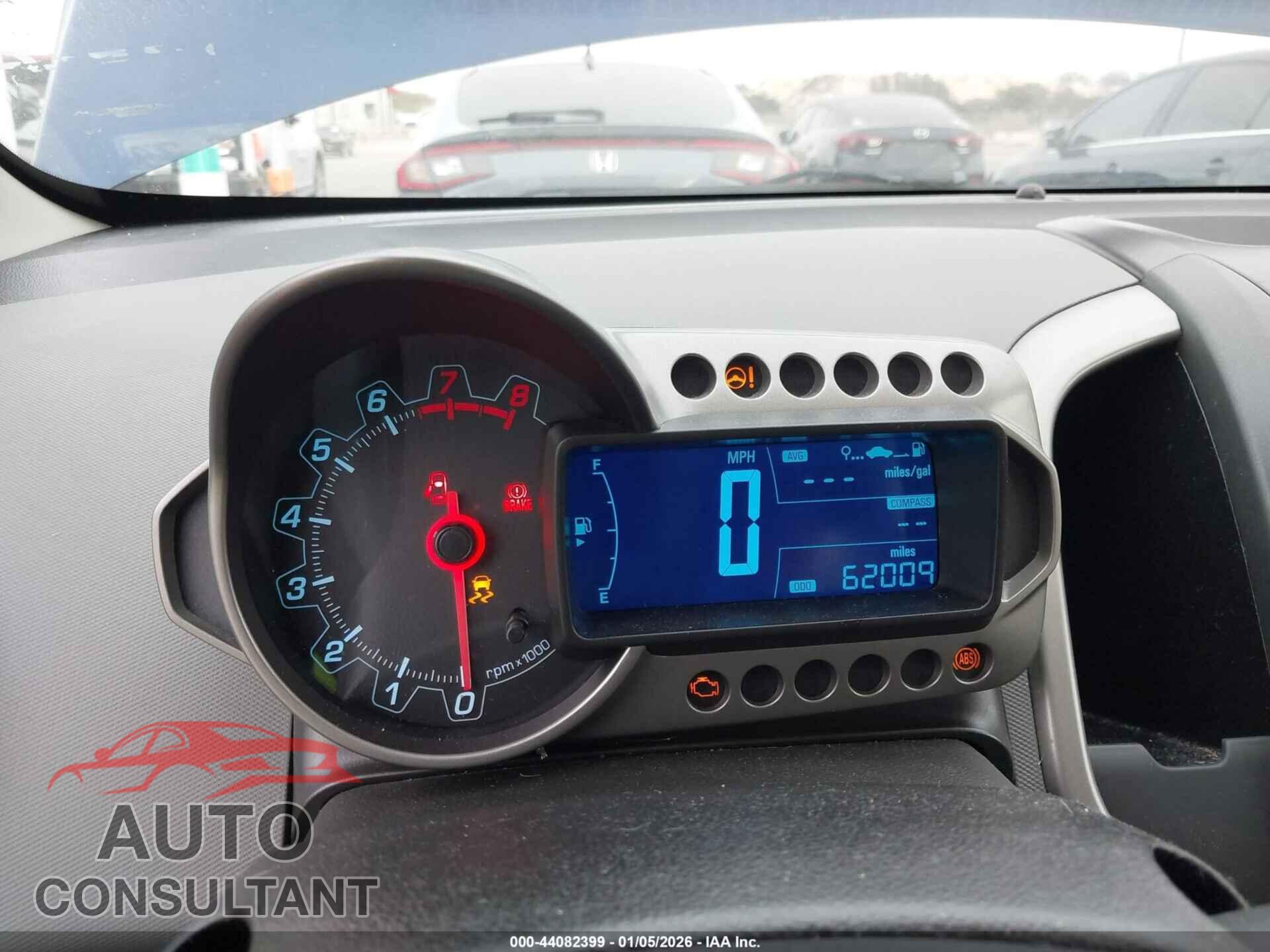 CHEVROLET SONIC 2014 - 1G1JA5SH6E4204943