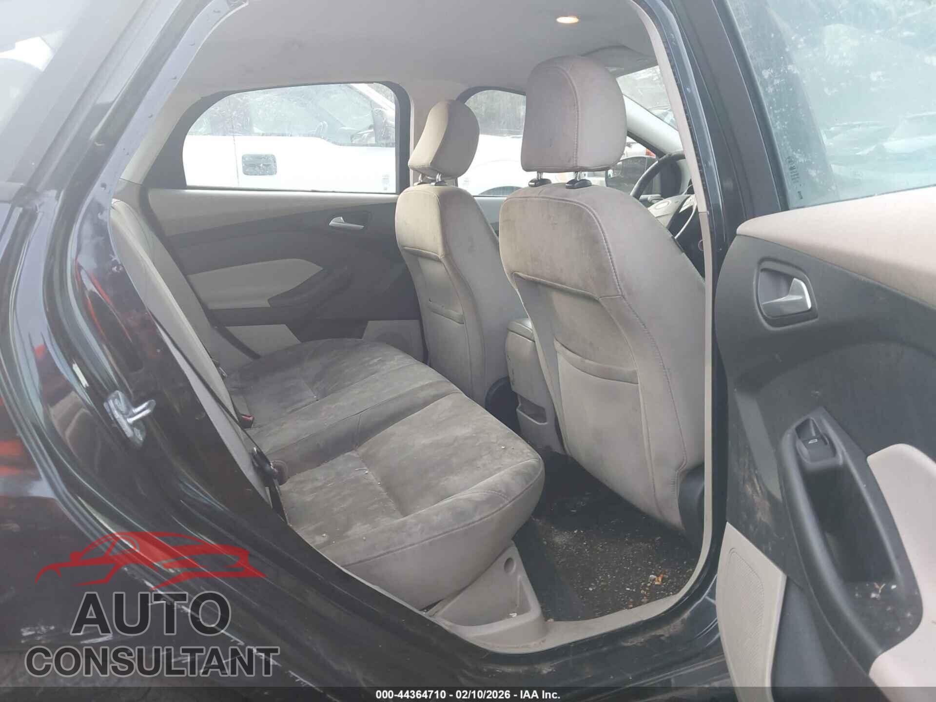 FORD FOCUS 2015 - 1FADP3F26FL259435