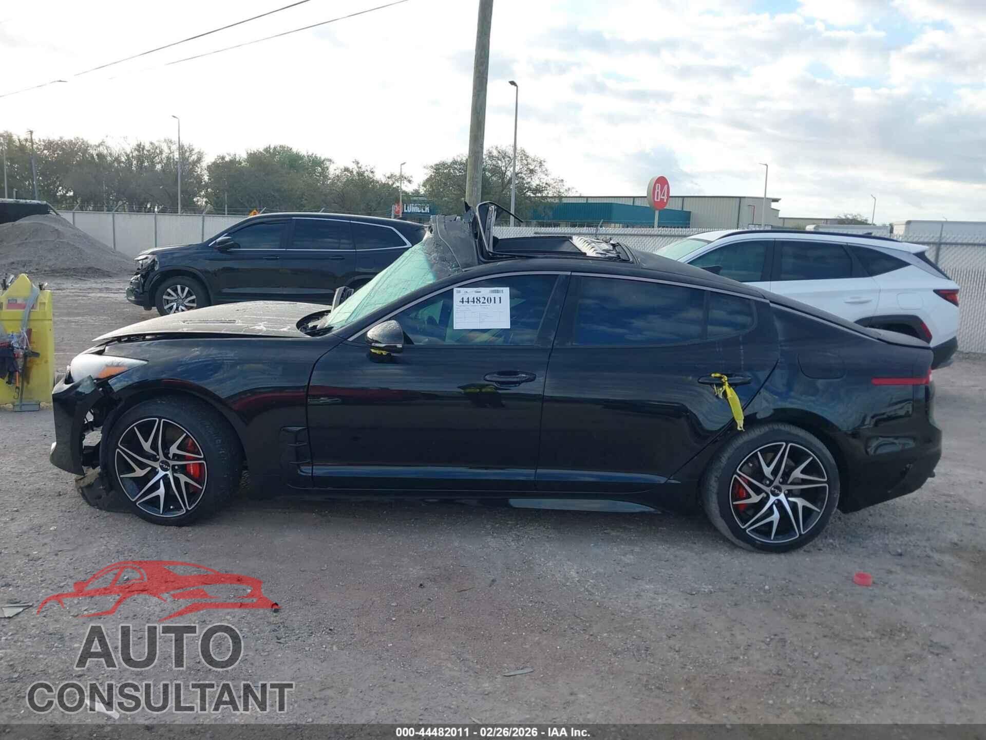 KIA STINGER 2023 - KNAE35LD7P6123582