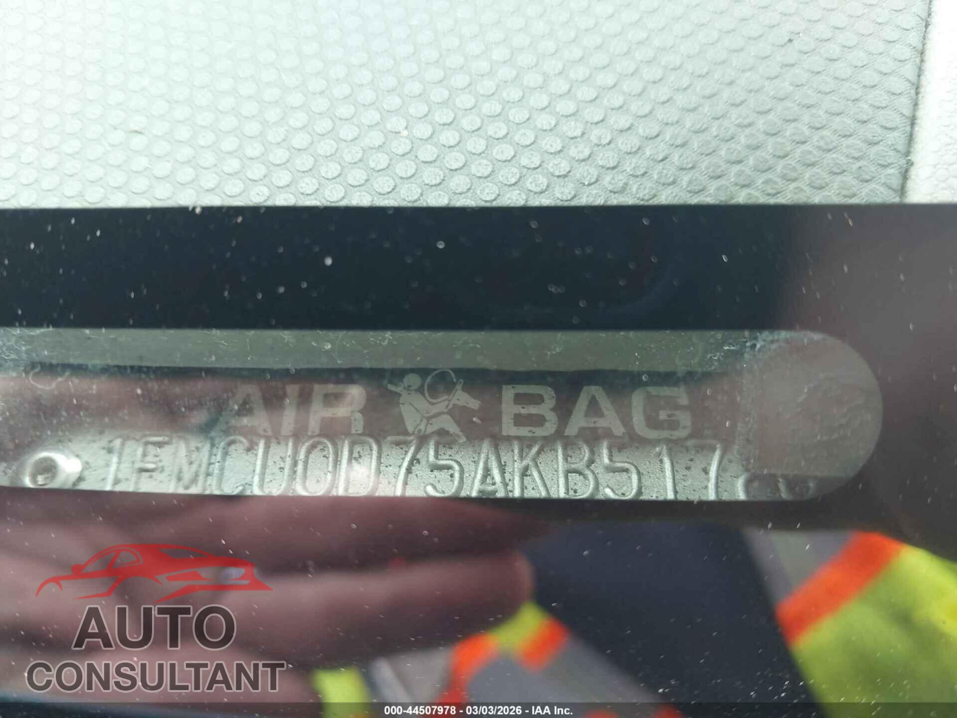 FORD ESCAPE 2010 - 1FMCU0D75AKB51720