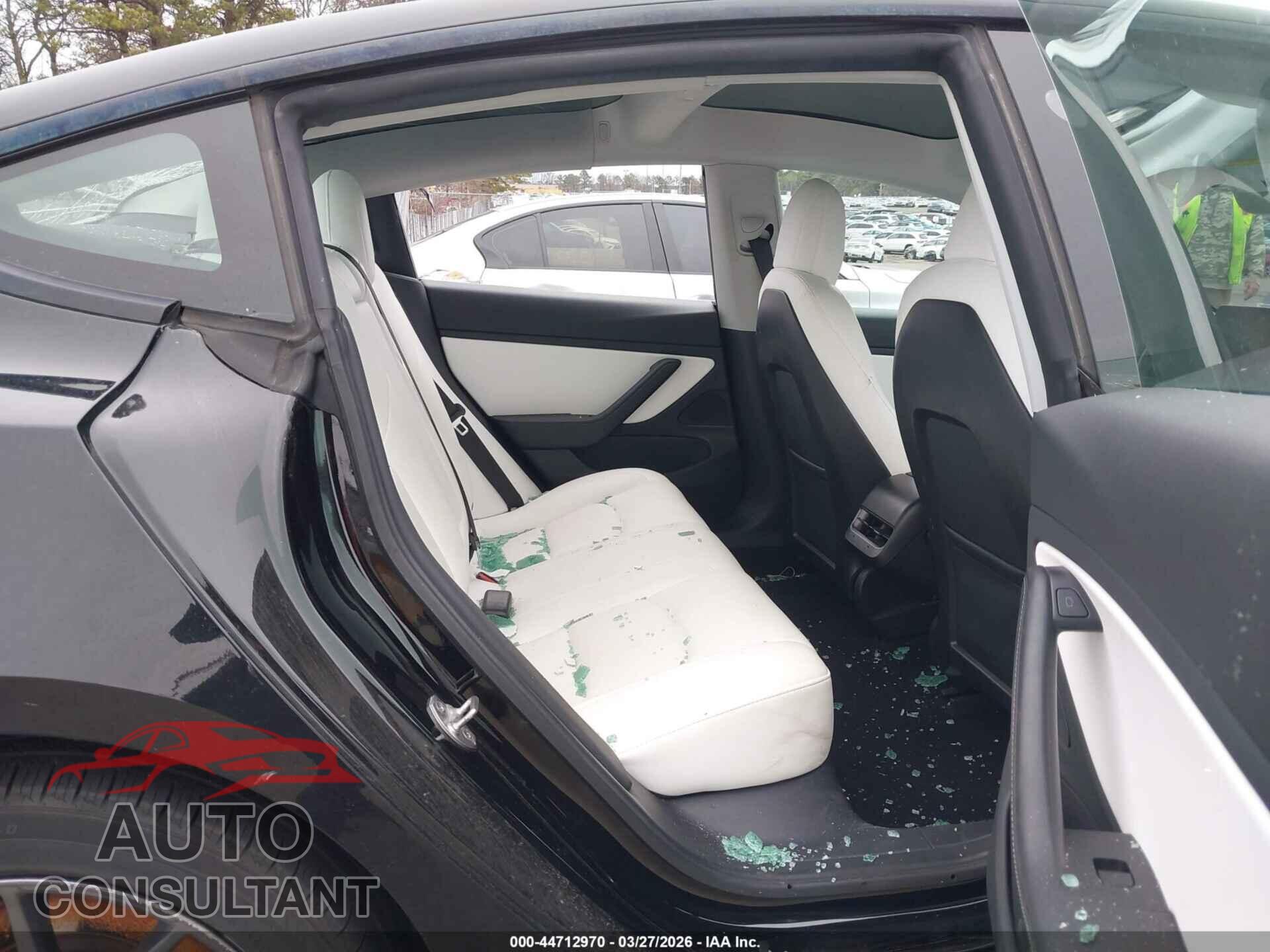TESLA MODEL 3 2021 - 5YJ3E1EB2MF859998
