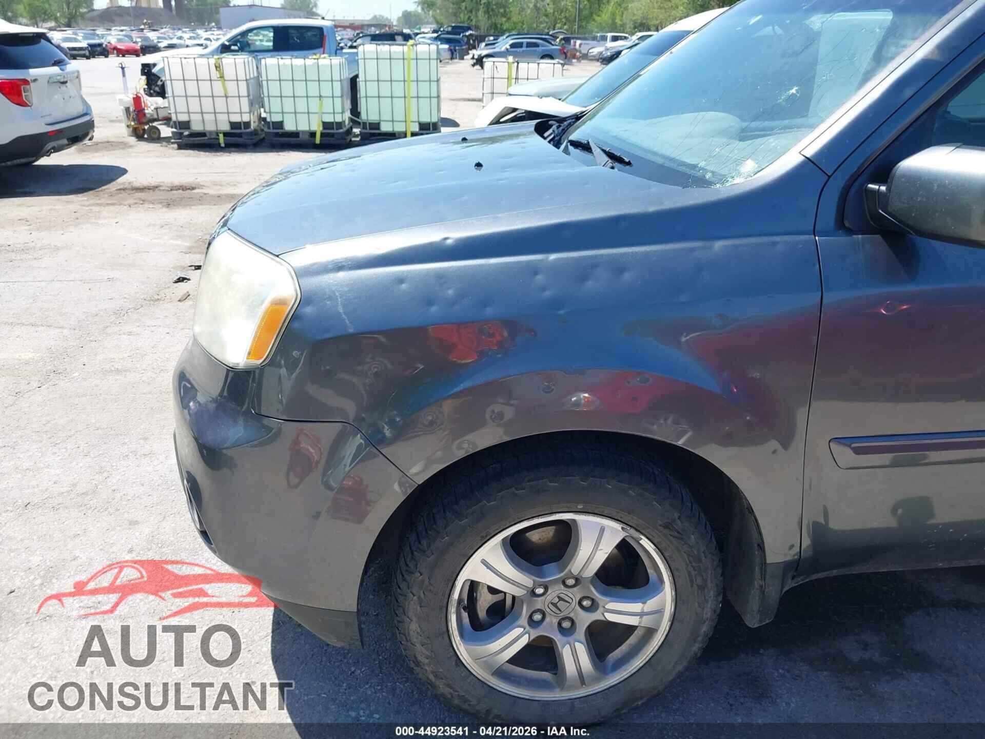 HONDA PILOT 2013 - 5FNYF4H5XDB028517
