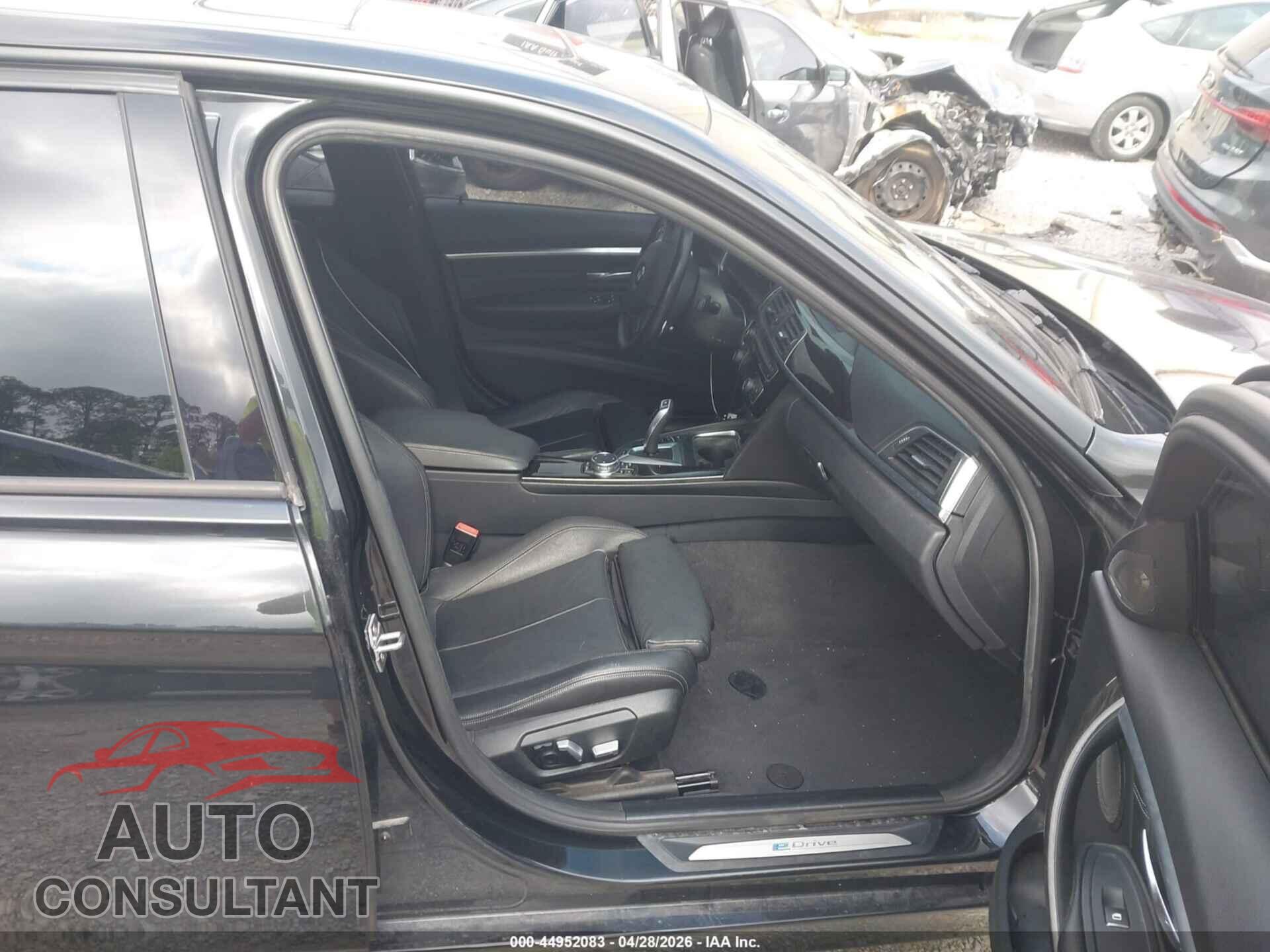 BMW 330E 2016 - WBA8E1C52GK479745