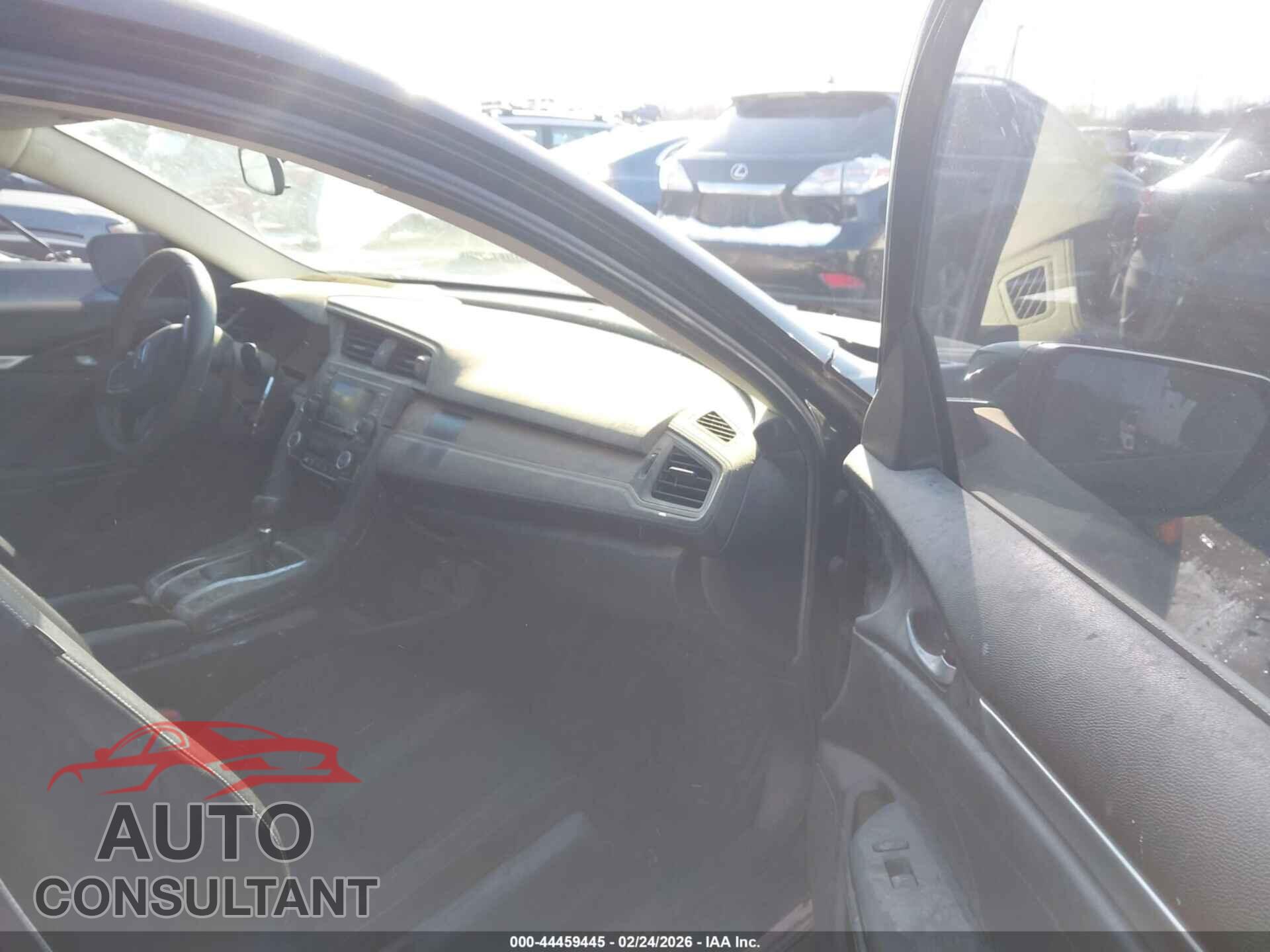 HONDA CIVIC 2018 - 2HGFC2E56JH558399