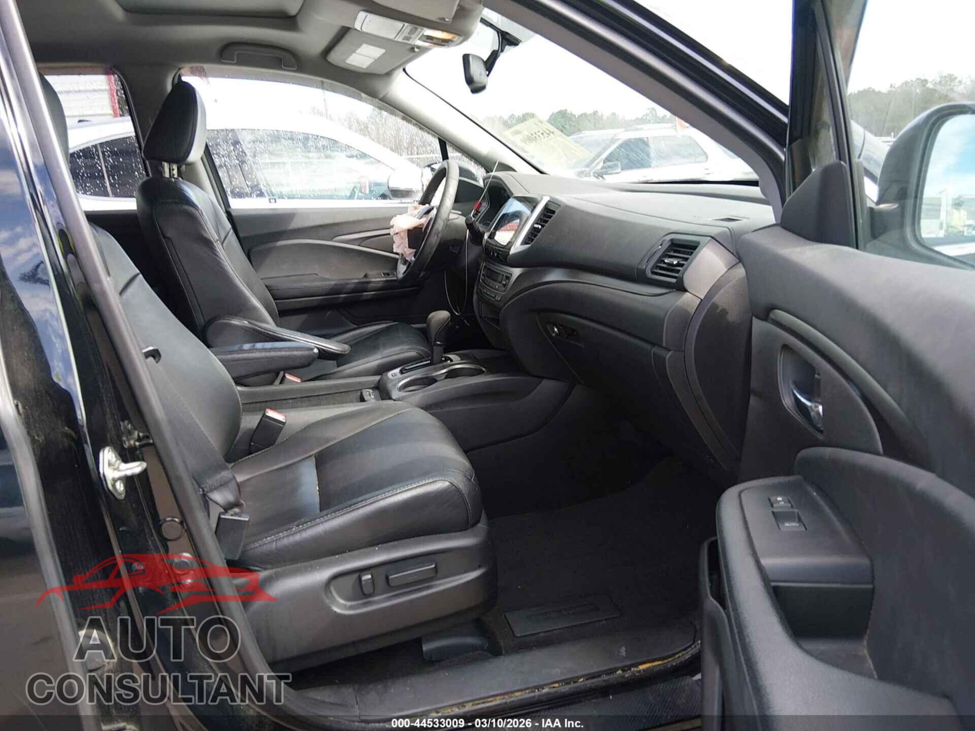 HONDA PILOT 2017 - 5FNYF6H50HB017530