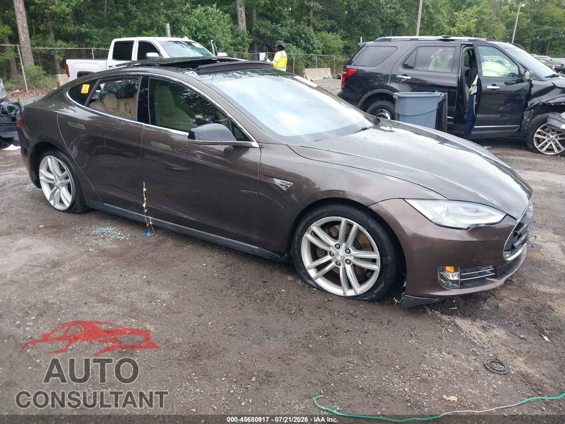 TESLA MODEL S 2013 - 5YJSA1CP8DFP09903