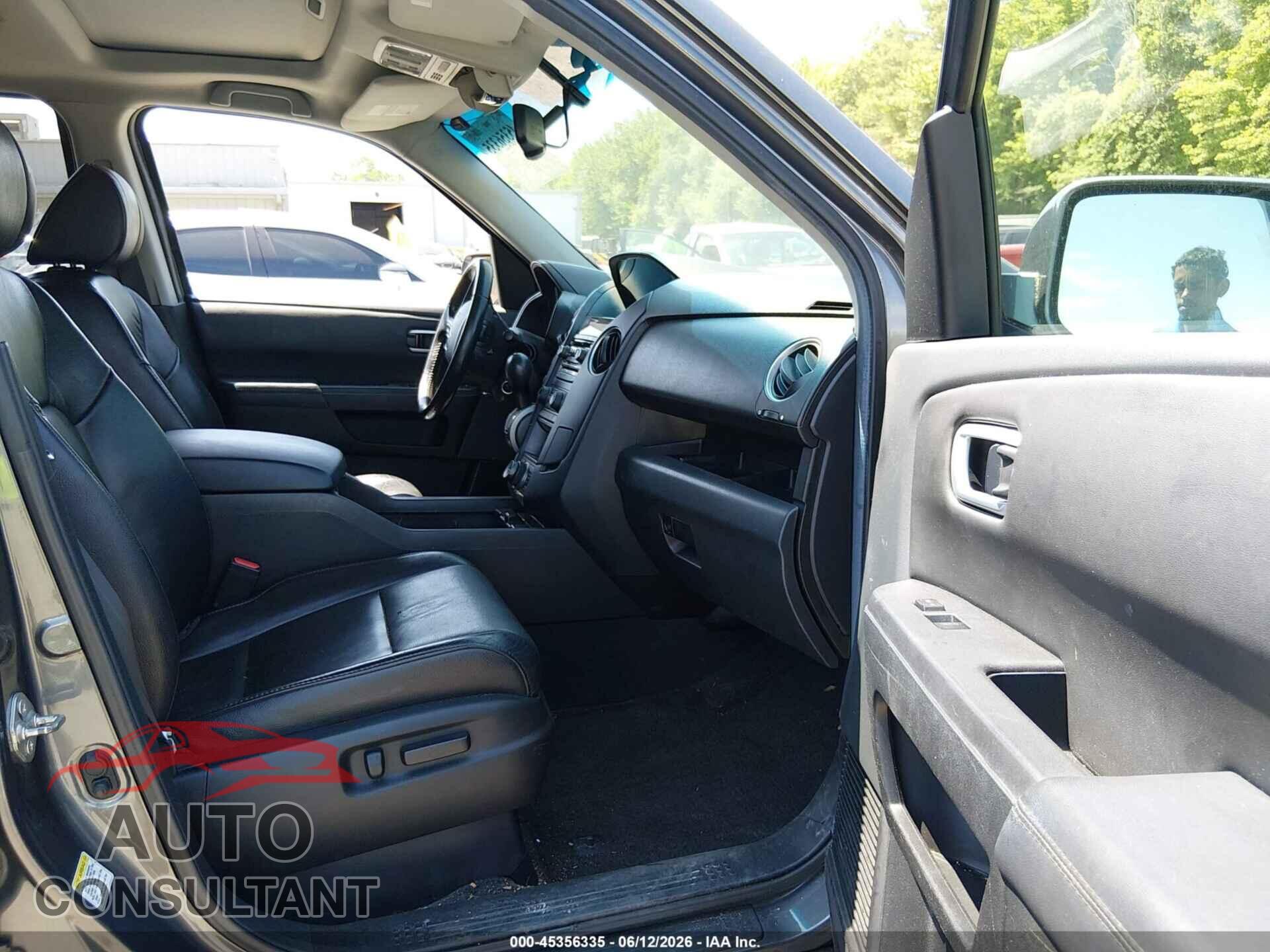 HONDA PILOT 2012 - 5FNYF4H94CB010953
