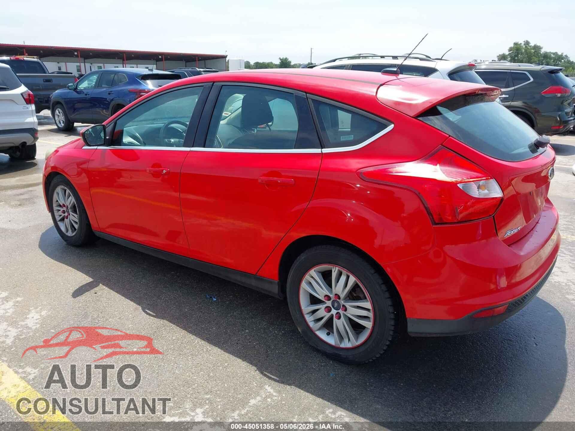 FORD FOCUS 2012 - 1FAHP3M28CL317075