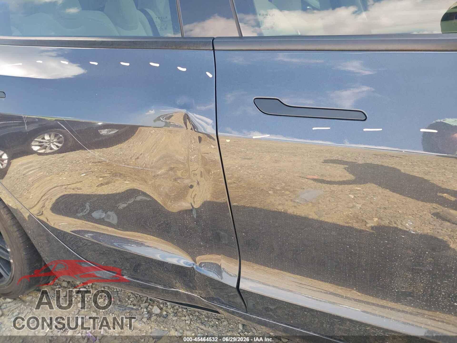 TESLA MODEL 3 2025 - 5YJ3E1EA4SF044819